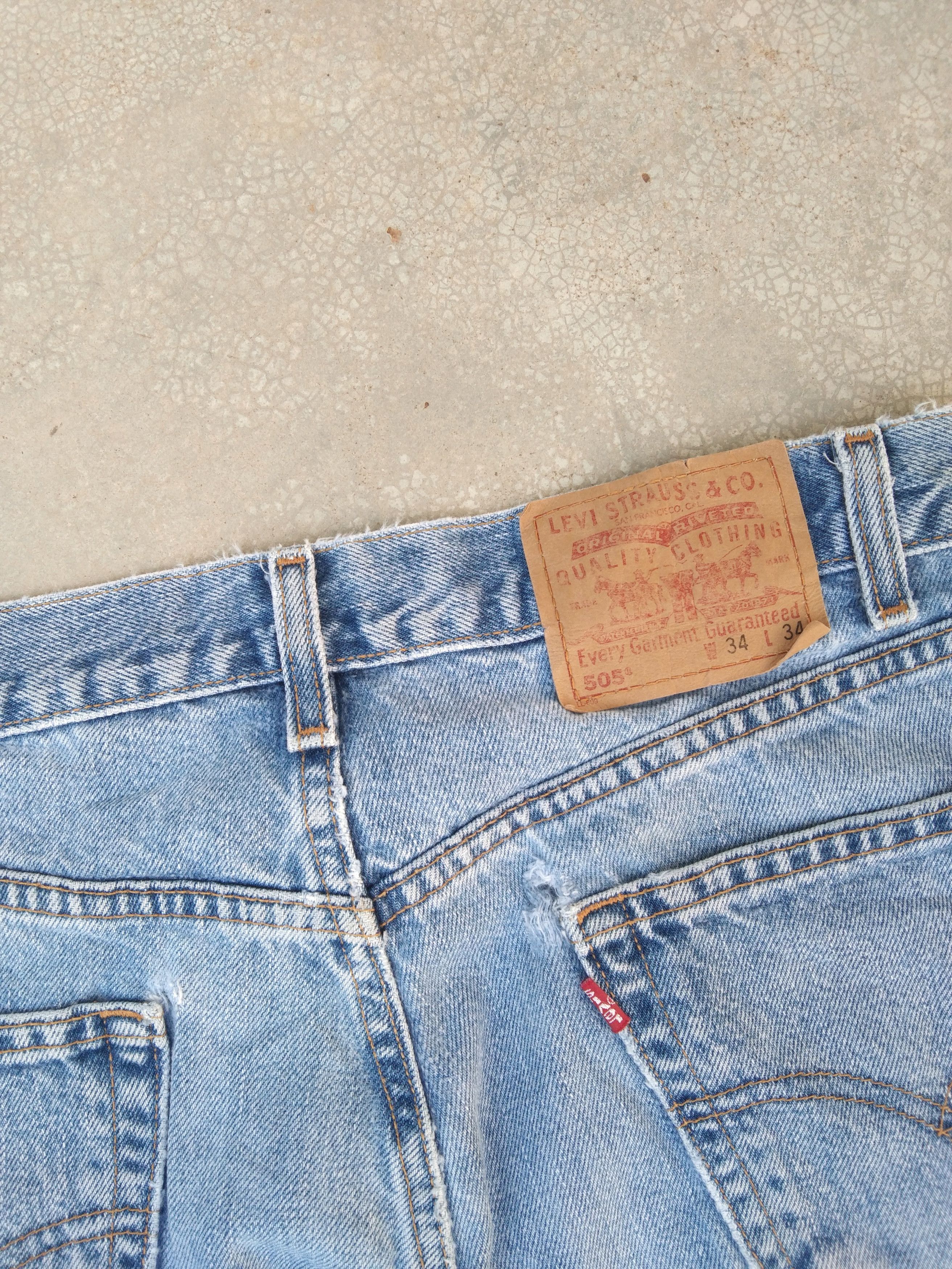Jean × Levi's × Vintage Vintage Levis Jeans 505 Light Wash Denim 33x34 Size US 33 - 4 Thumbnail