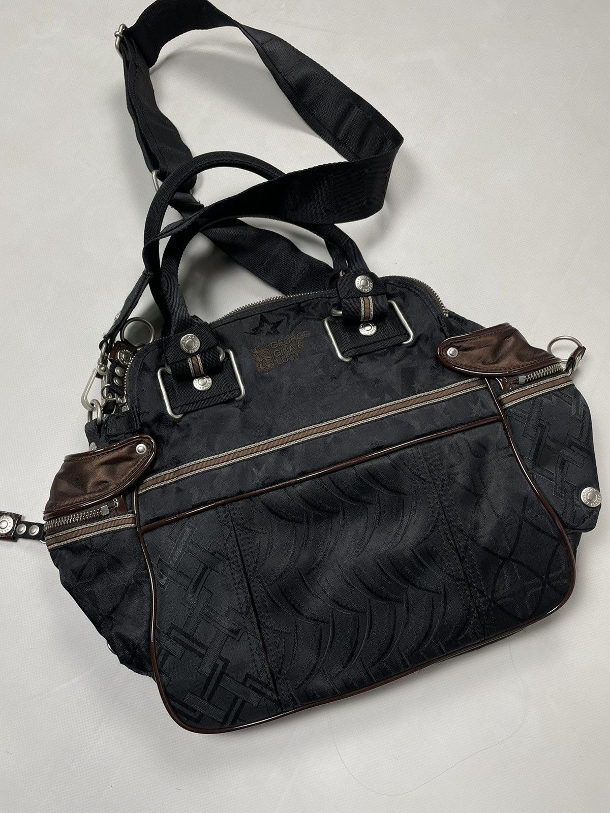 Japanese Brand George Gina & Lucy In & Out Vintage Black Carabiner Bag GGL Size ONE SIZE - 9 Thumbnail