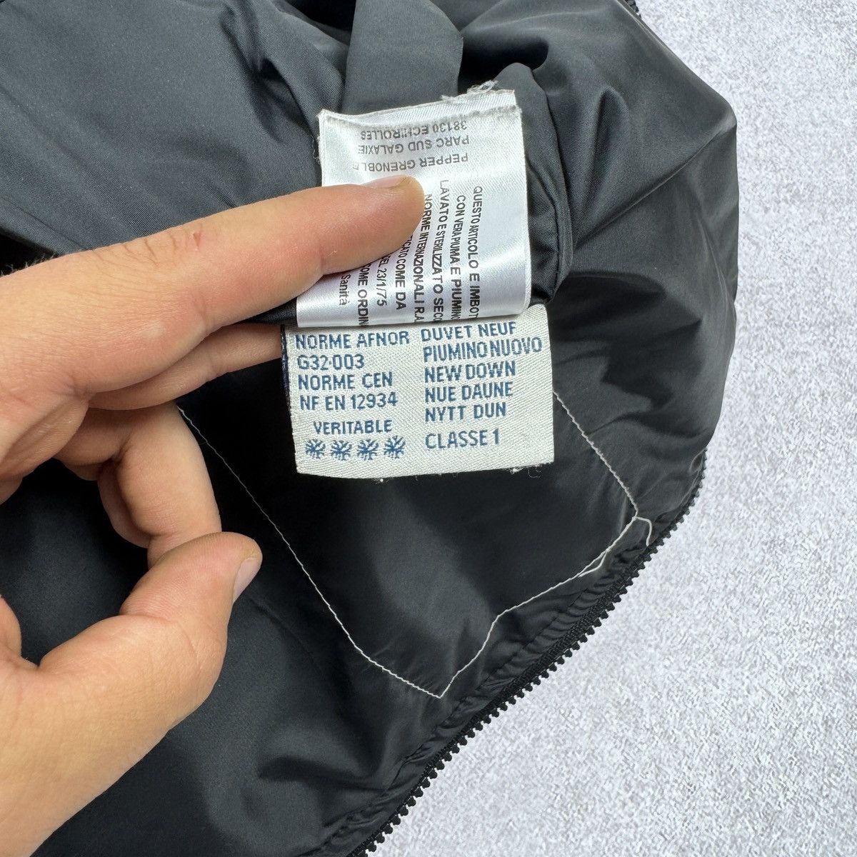 Moncler Women`s Moncler Nylon Puffer Jacket Authentic Size 1 / S-M Size M / US 6-8 / IT 42-44 - 14 Thumbnail