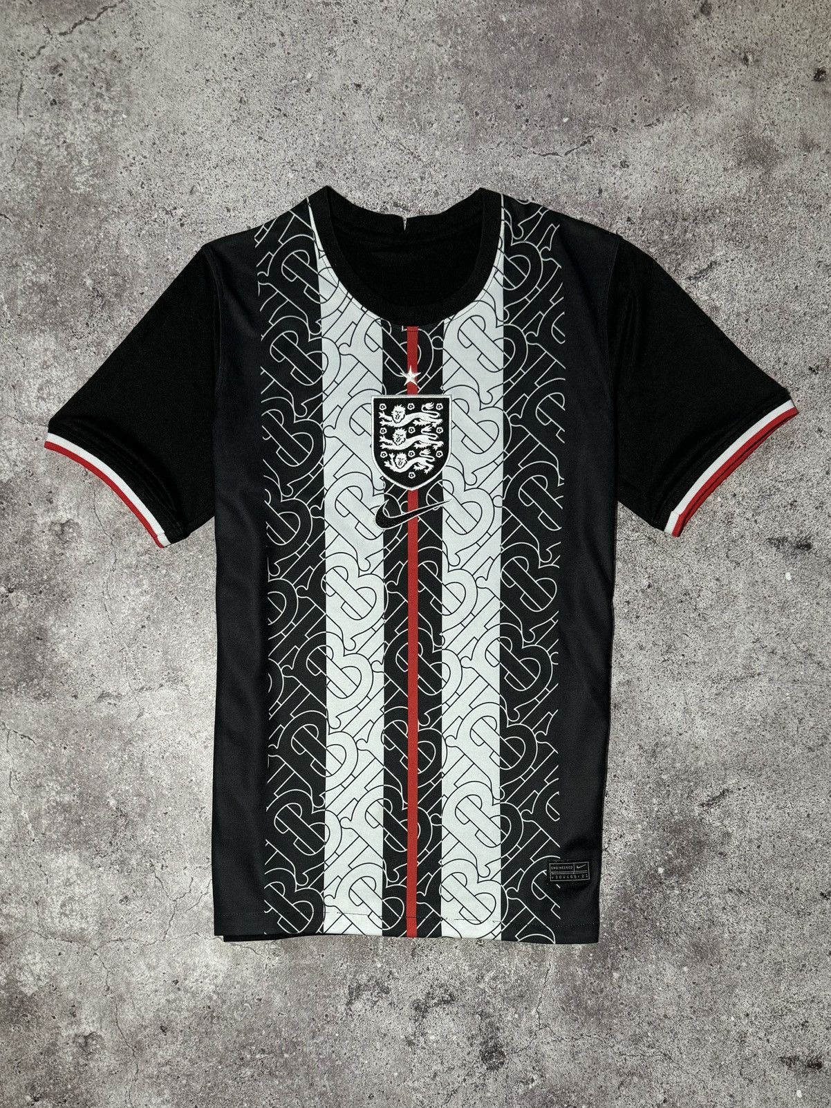 Nike England National Team 2020/21 Football Jersey T-shirt Size US S / EU 44-46 / 1 - 1 Thumbnail