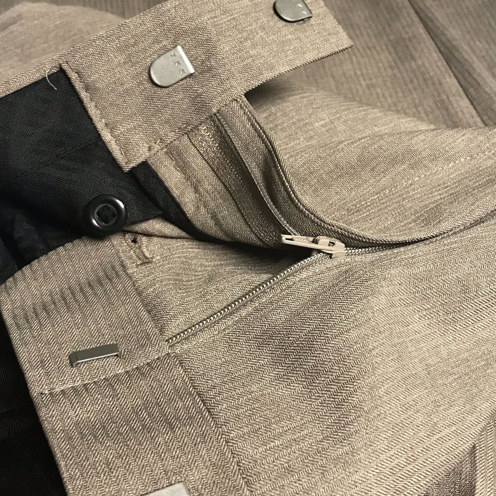 Kenneth Cole Kenneth Cole Reaction Men Taupe Vertical Texture Modern-Fit Dress Pants 34x32 Size US 34 / EU 50 - 5 Thumbnail