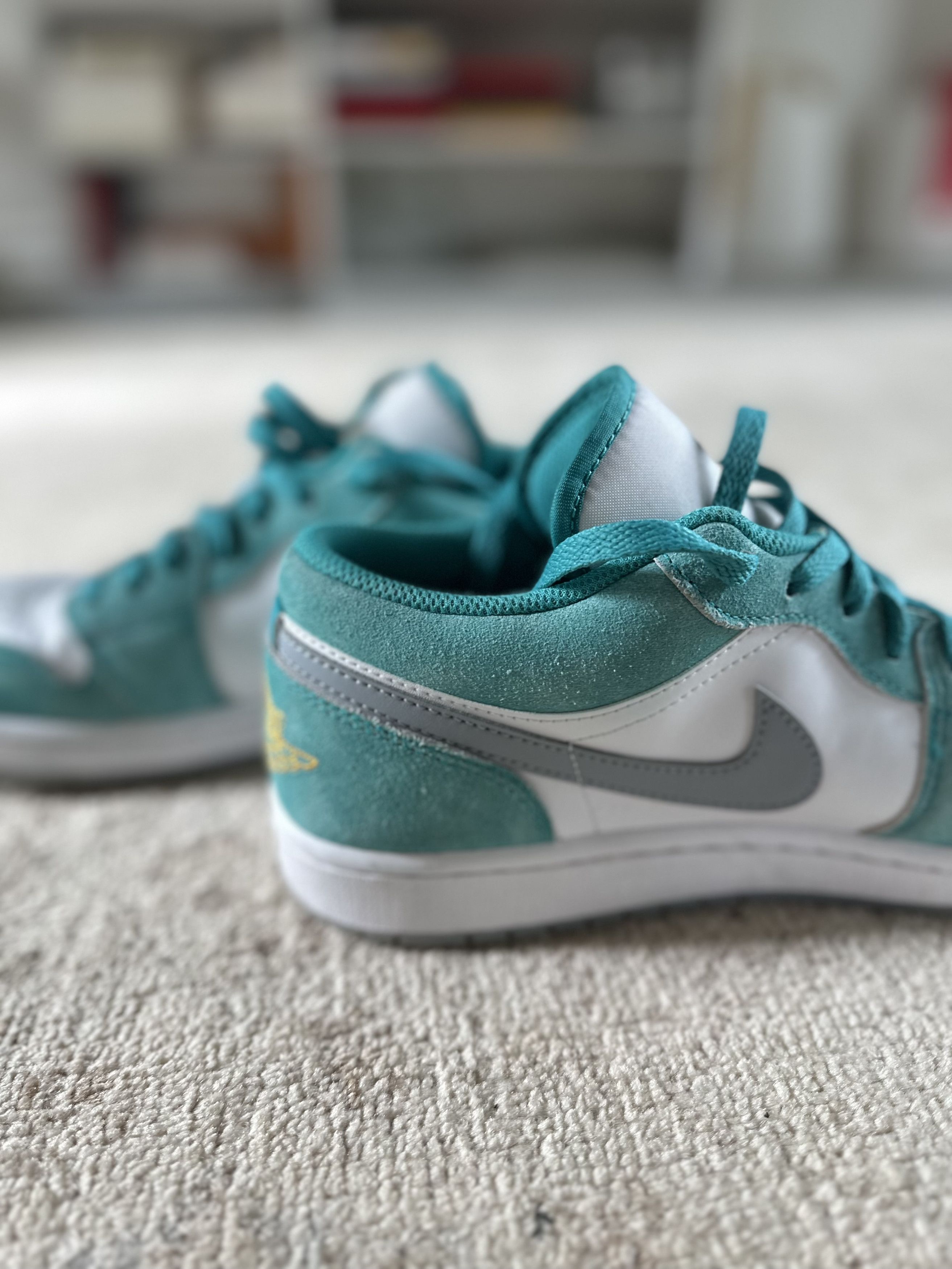 Nike Air Jordan 1 Low 'New Emerald' Size US 10 / EU 43 - 7 Thumbnail
