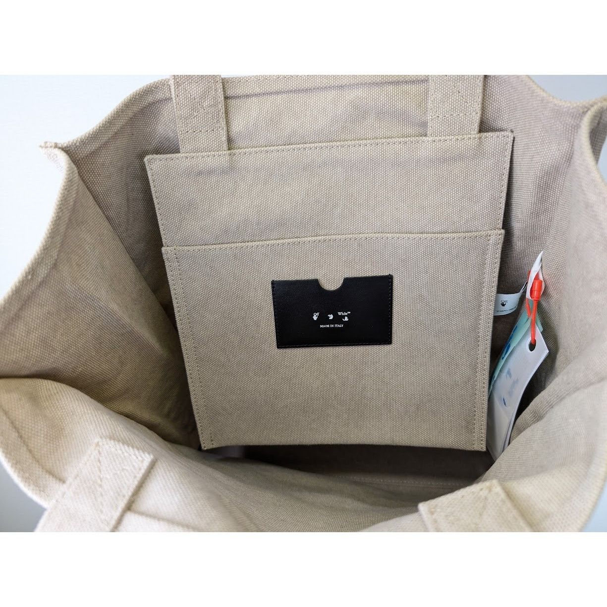 Off-White o1rshd1 Q:2 / Size: OS / Quote Shopper 40 Bag in Beige Black Size ONE SIZE - 17 Thumbnail