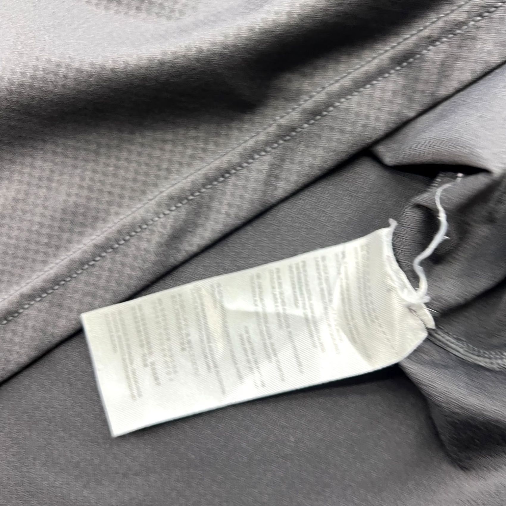 2XU 2XU Mens Shirt Large Gray Quick Dry Stretch Short Sleeve T-Shirt Sports Track Mens L Frontline 2XU Shirt Gray Quick Dry Stretch Mens L Size US L / EU 52-54 / 3 - 5 Thumbnail