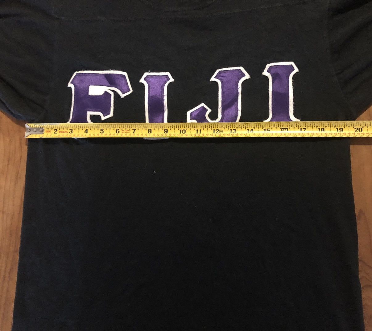 Vintage Vintage 90s Fiji Fraternity T Shirt S/M Size US M / EU 48-50 / 2 - 9 Thumbnail