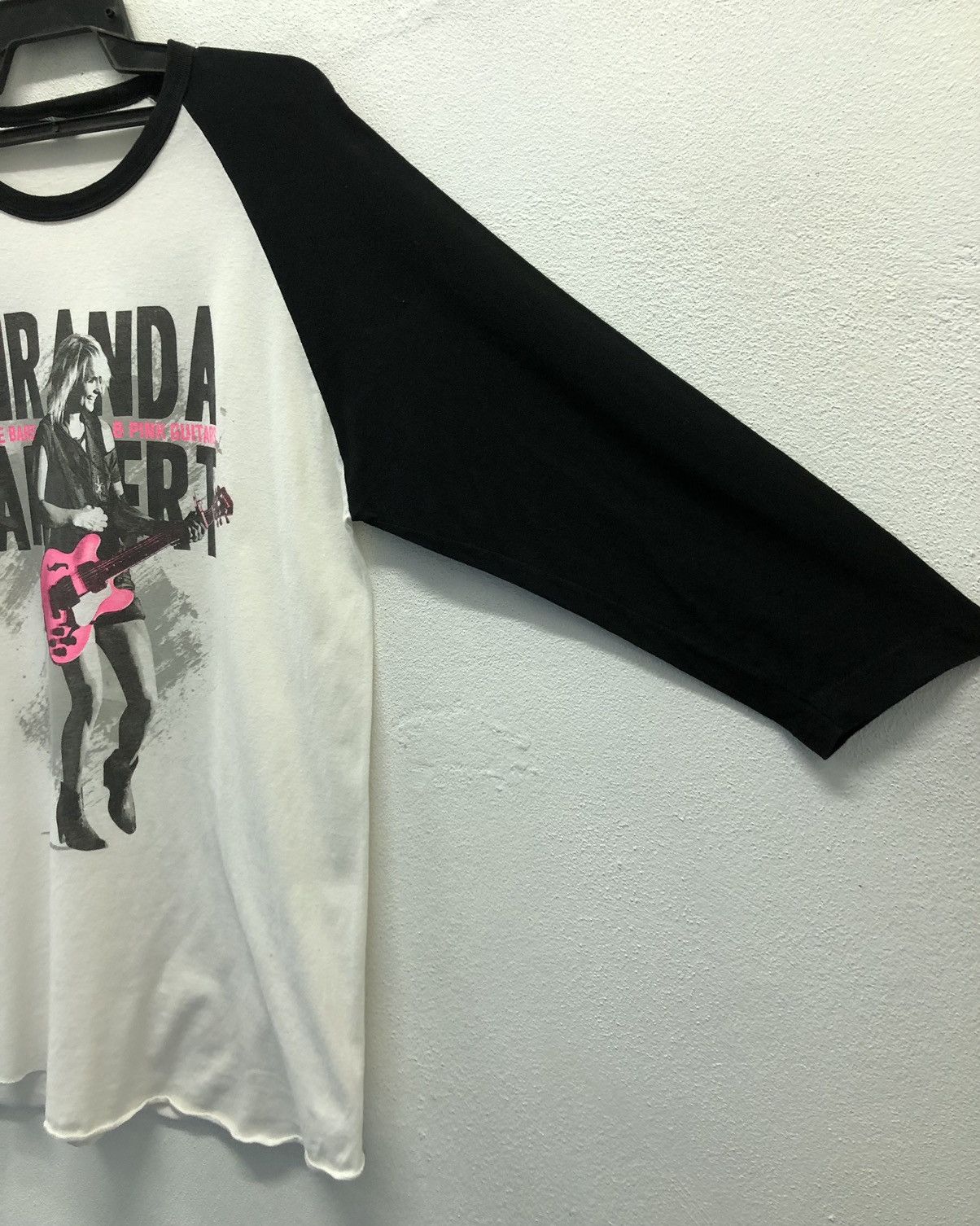 Band Tees Miranda Lambert Roadside Bars&PinkGuitars Shirt Size US L / EU 52-54 / 3 - 6 Thumbnail