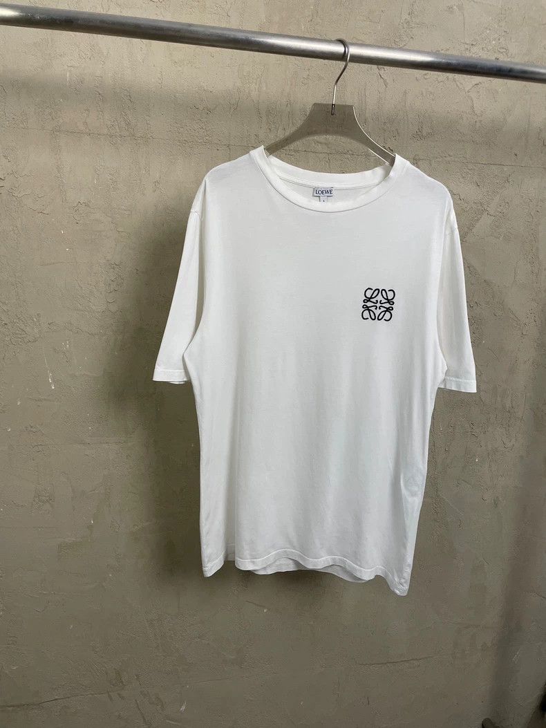 Loewe loewe White embroidered small logo short sleeve 2506-Nextar Size US M / EU 48-50 / 2 - 1 Thumbnail
