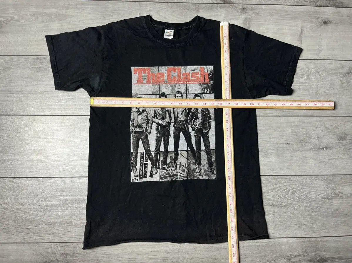 Band Tees The Clash Tshirt rock band tee size Large Size US L / EU 52-54 / 3 - 7 Thumbnail