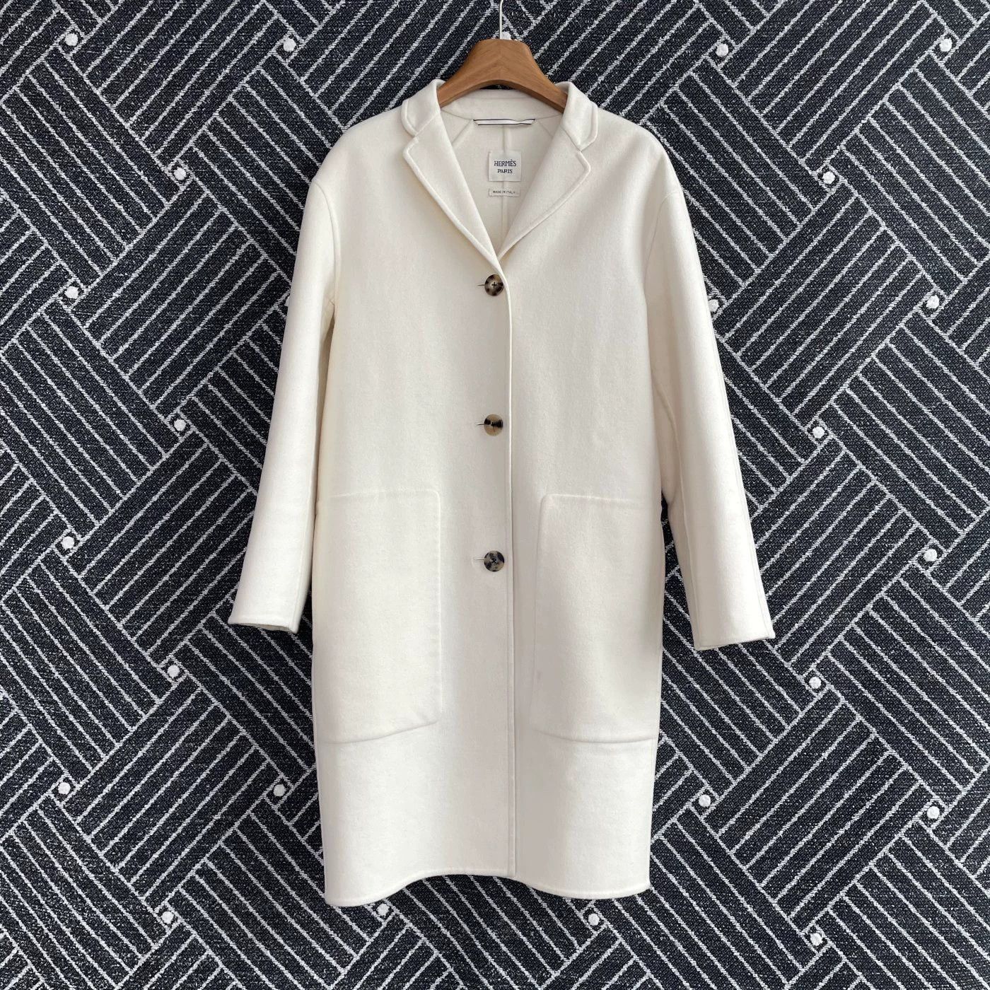 Hermes HERMES Str Single-Breasted Womens White 36 Coat Size XS / US 0-2 / IT 36-38 - 1 Thumbnail
