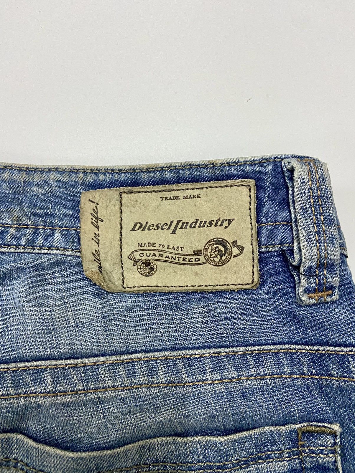 Diesel DIESEL DISTRESSED JEANS Size US 31 - 16 Thumbnail