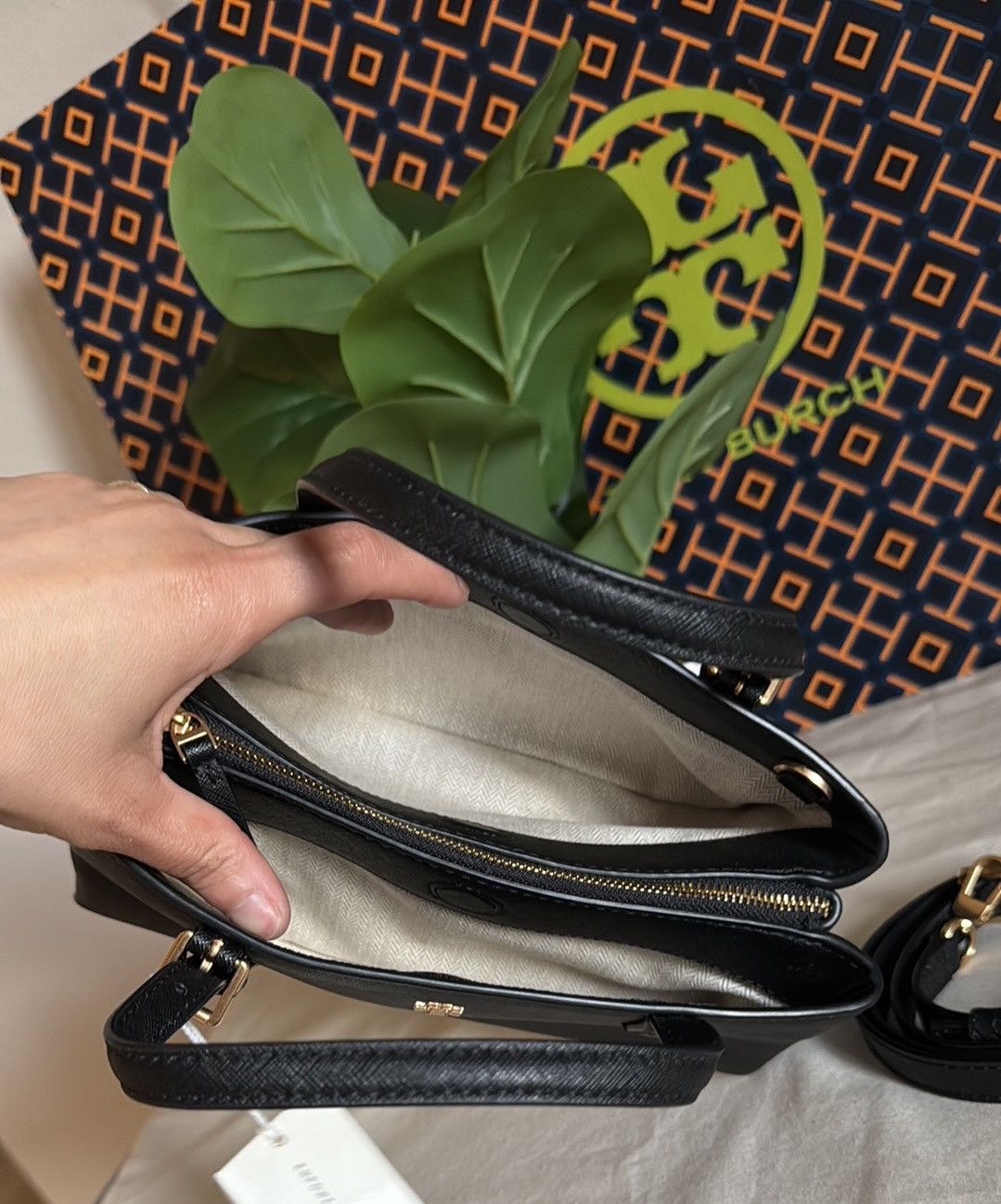 Tory Burch New, authentic tory burch black tote bag , crossbody Size ONE SIZE - 6 Thumbnail
