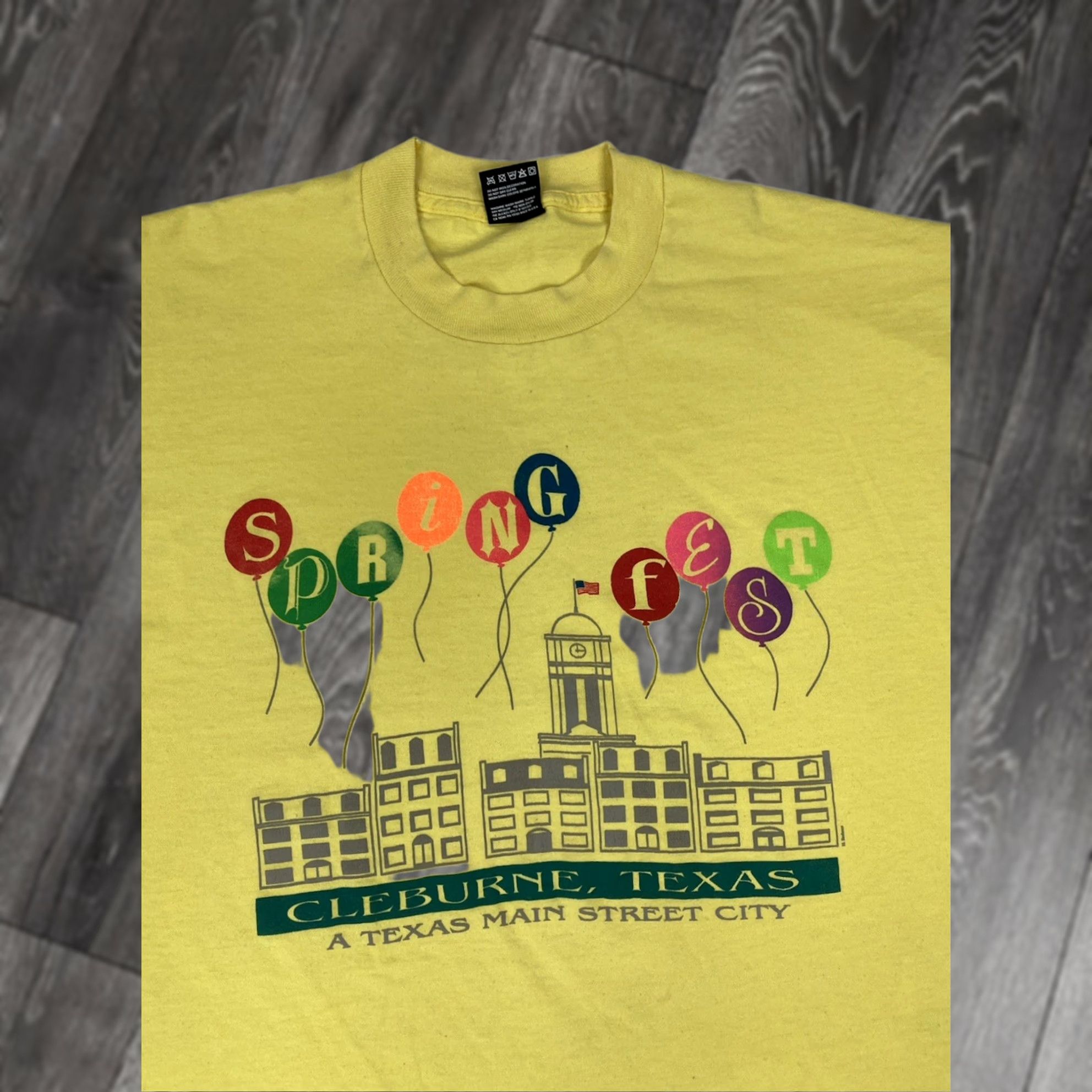 Fruit Of The Loom VINTAGE Fruit of the Loom T-Shirt Men XL 90s Spring Festival Graphic Cleburne Texas Yellow 100% Cotton Size US XL / EU 56 / 4 - 1 Thumbnail
