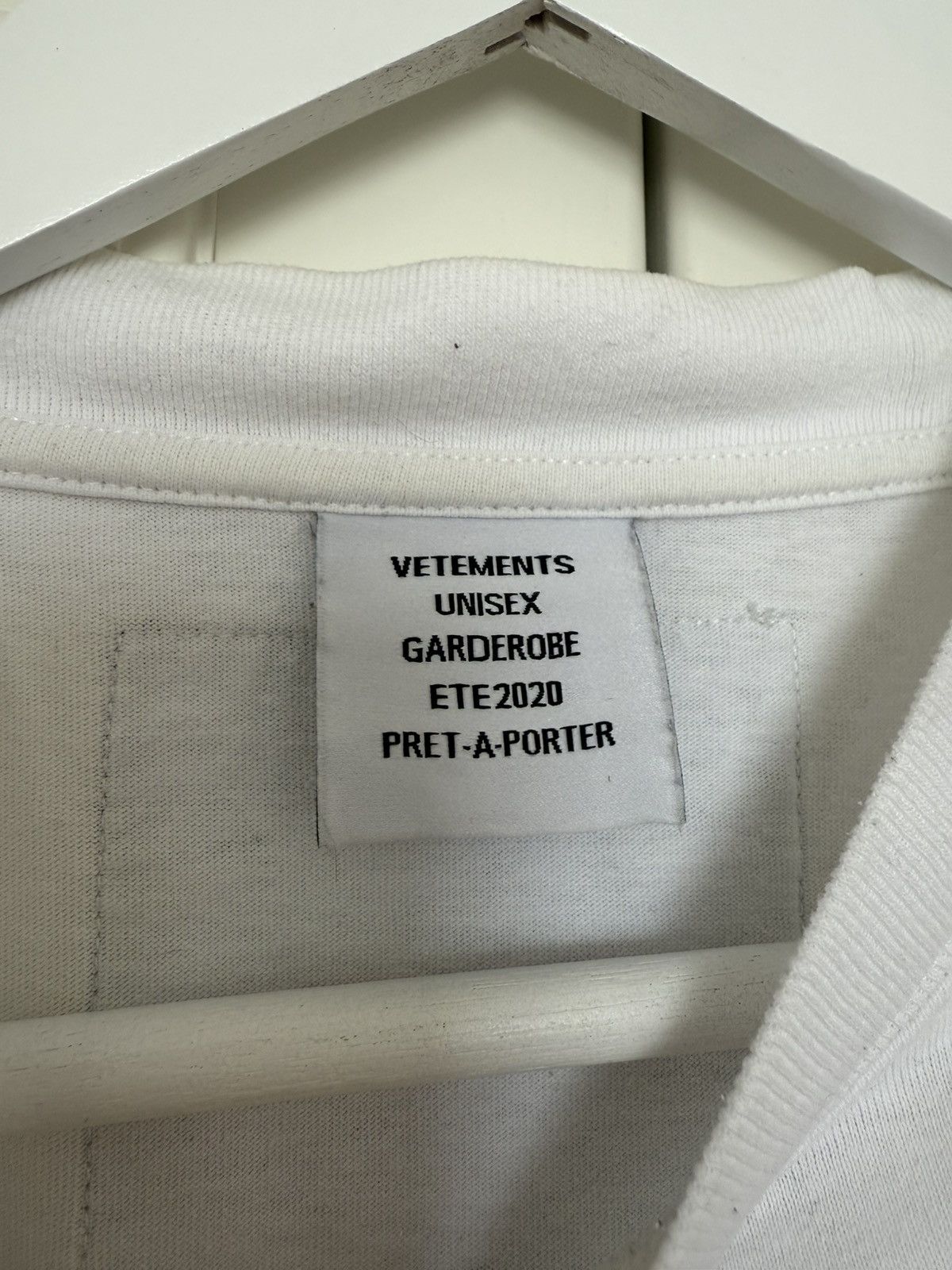Vetements Vetements priority mail t shirt white Size US M / EU 48-50 / 2 - 5 Thumbnail