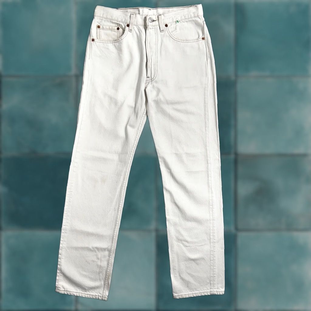 Levi's VINTAGE Levi's 501 Jeans Men 31x32 White Light Wash 90s USA Straight Leg Regular Denim 501 Series - 31x32 Mens Size US 31 - 1 Thumbnail
