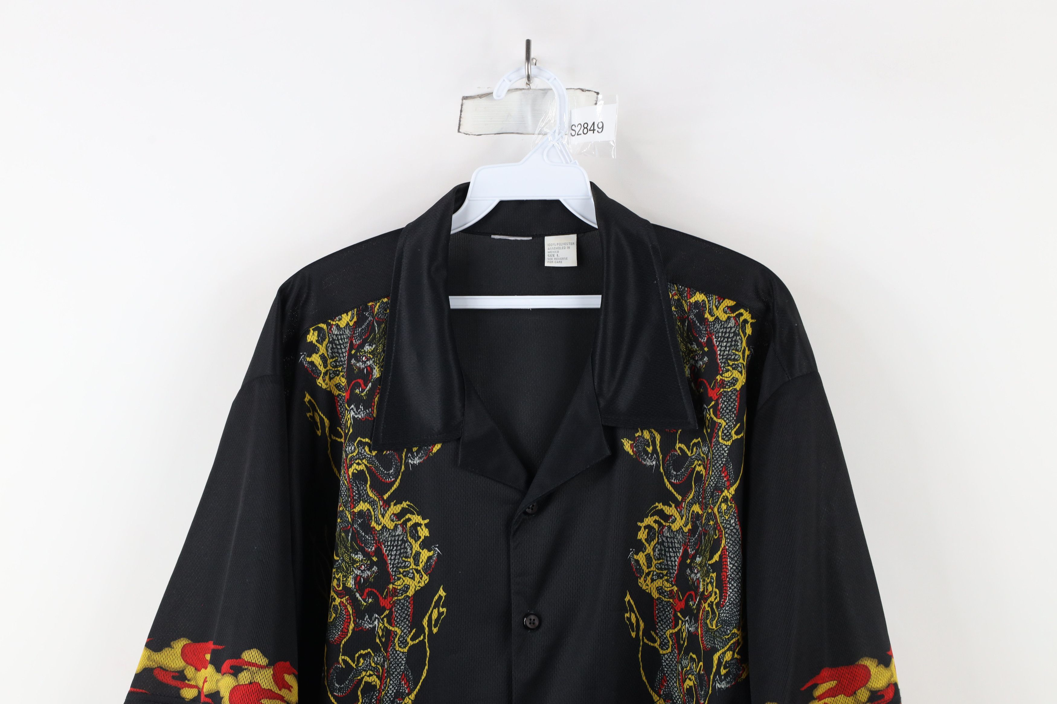 Vintage Vintage 90s Streetwear Dragon Mythical Fantasy Button Shirt Size US L / EU 52-54 / 3 - 2 Thumbnail