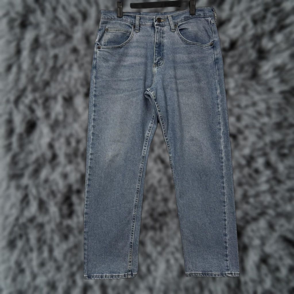 Wrangler Wrangler Jeans Mens 33x28.5 Medium Wash Blue Straight Stretch Denim Casual Size US 30 / EU 46 - 1 Thumbnail