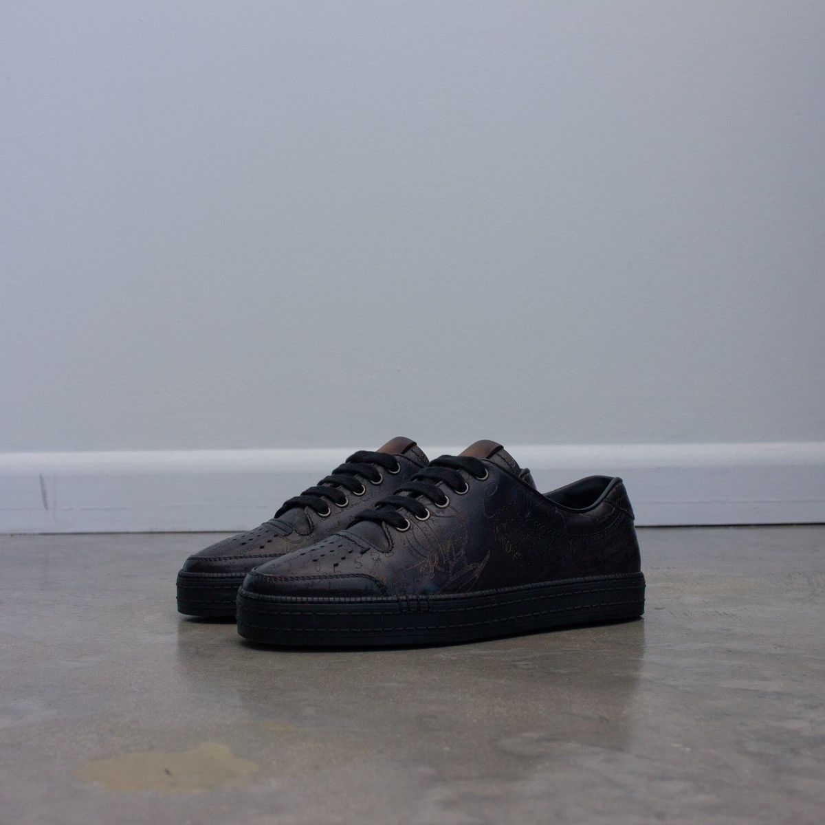 Berluti 1.6k$ BERLUTI Playtime Scritto Leather Low-Top Sneakers US7 Size US 7 / EU 40 - 2 Thumbnail