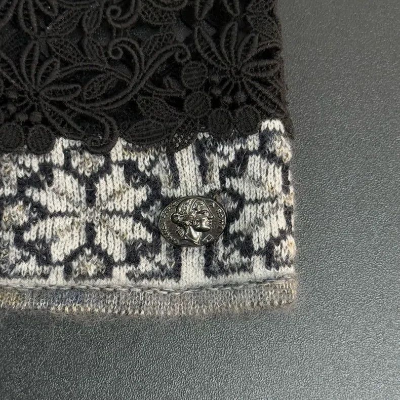 Chanel Chanel Black and gray hollow flower horse sea wool mulberr Size XXS / US 00 / IT 34 - 8 Thumbnail