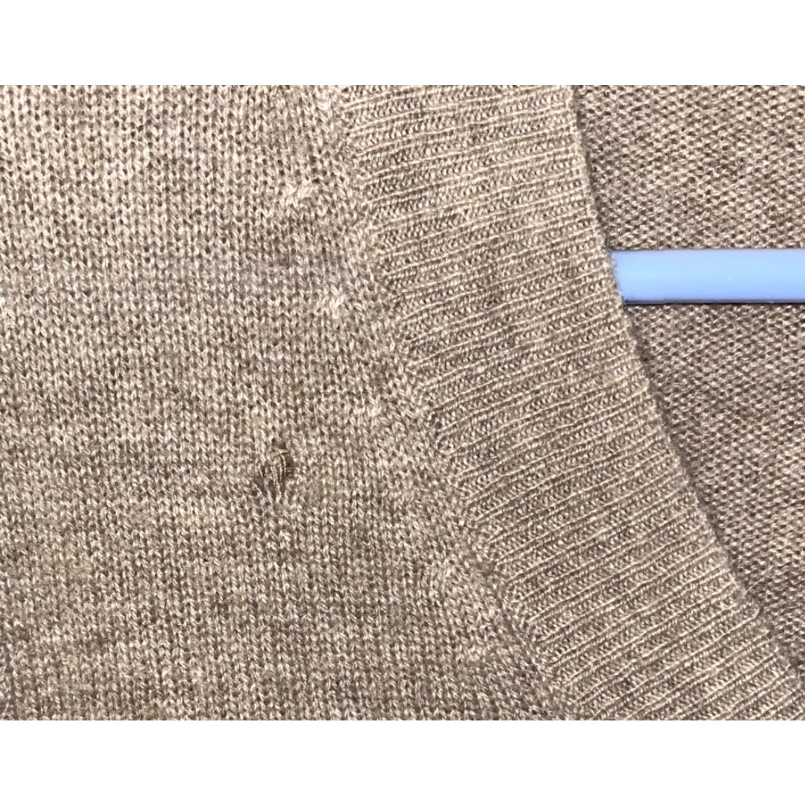 J.Crew VINTAGE J. Crew Cashmere Sweater Medium Tan Womens V-Neck Long Sleeve Rib Knit Classic Size M / US 6-8 / IT 42-44 - 2 Thumbnail