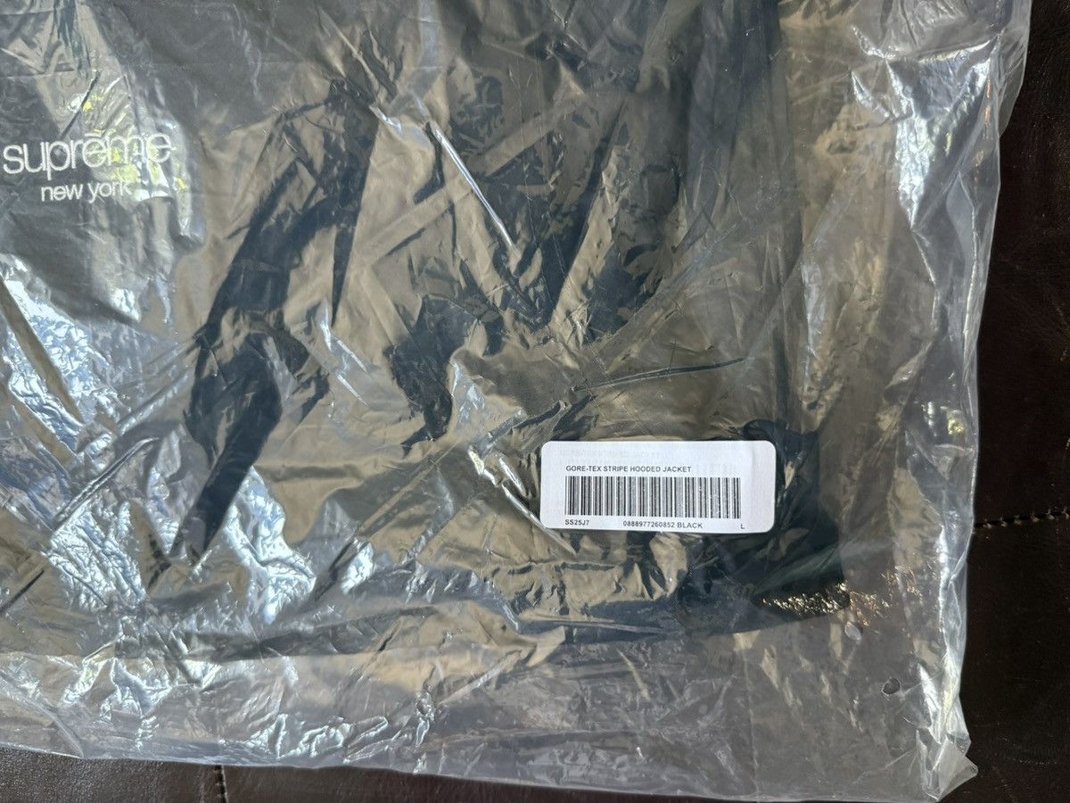 Supreme SUPREME GORE-TEX STRIPE HOODED JACKET FULL ZIP SHELL BLACK Size US L / EU 52-54 / 3 - 7 Thumbnail