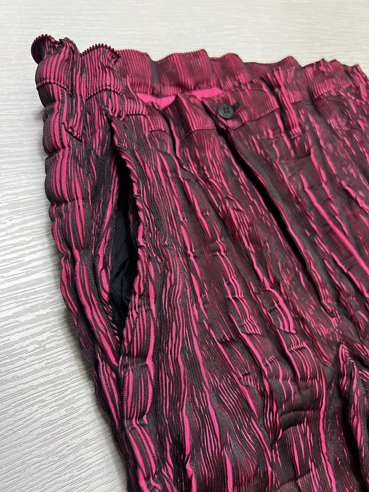 Issey Miyake Issey Miyake Men - S/S 2016 - Pleated Shorts Size US 34 / EU 50 - 4 Thumbnail