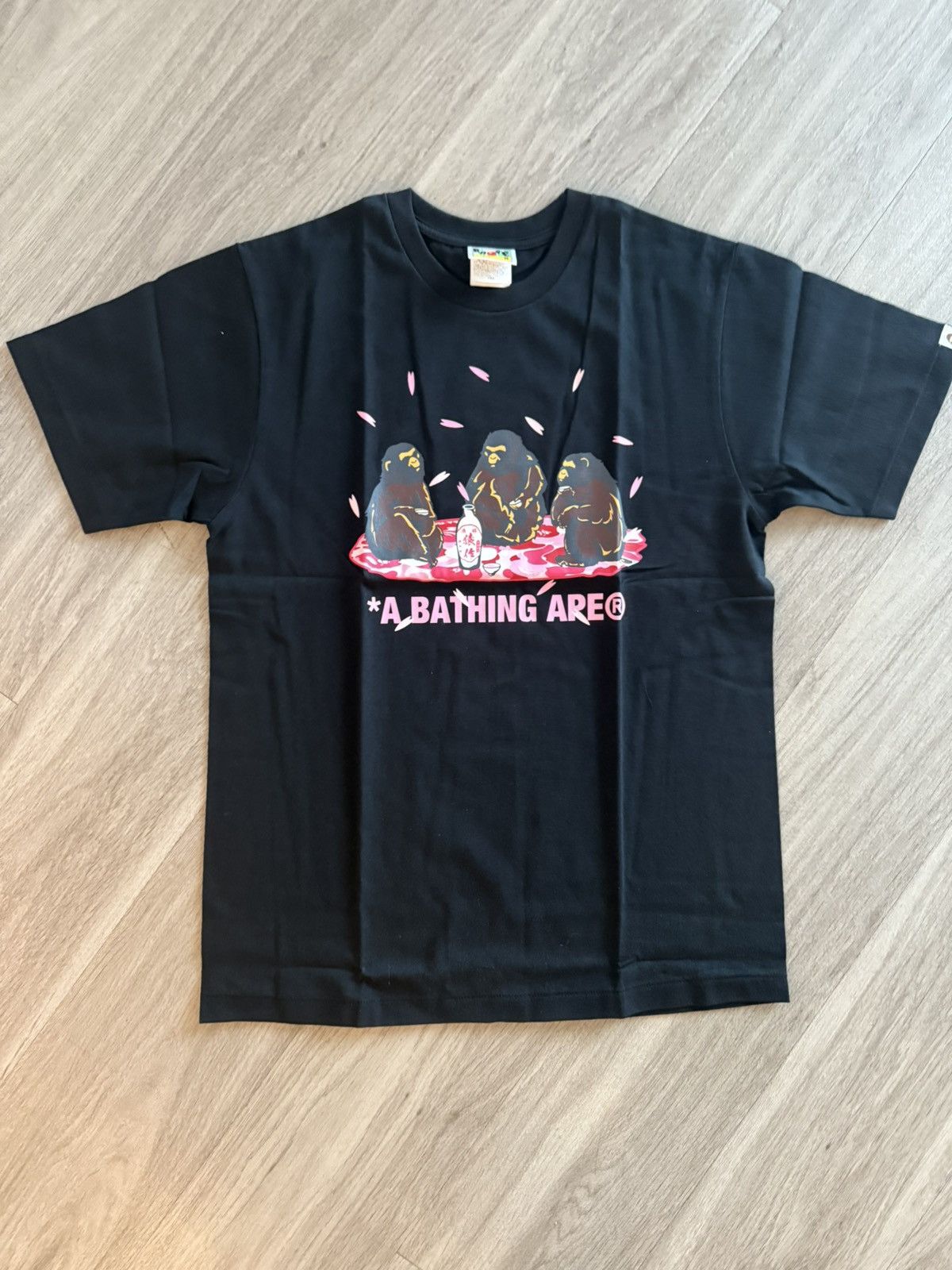 Bape Bape sake tee Size US M / EU 48-50 / 2 - 1 Thumbnail