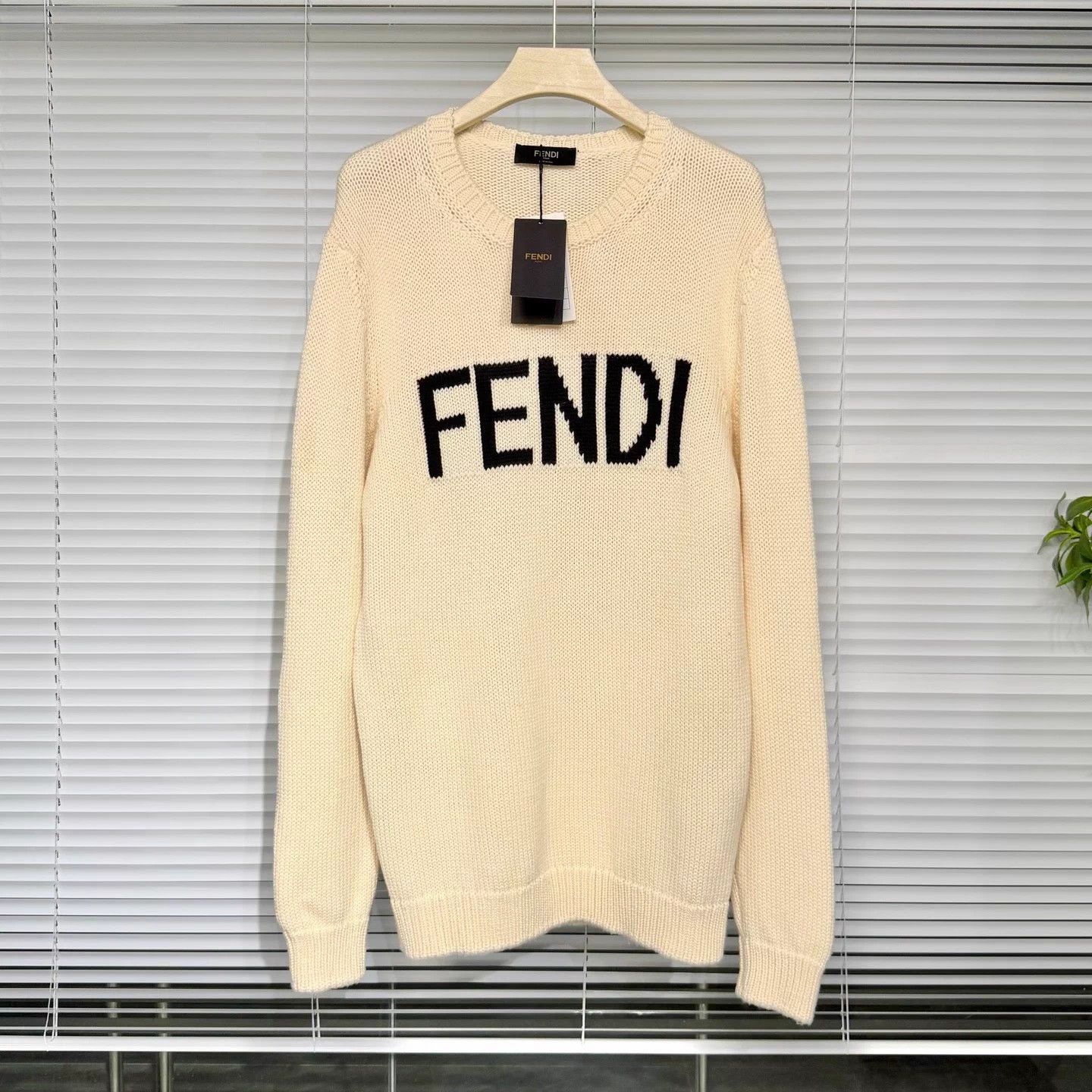 Fendi Fendi Wool Sweater 52 Intarsia Logo Beige Size US L / EU 52-54 / 3 - 1 Thumbnail