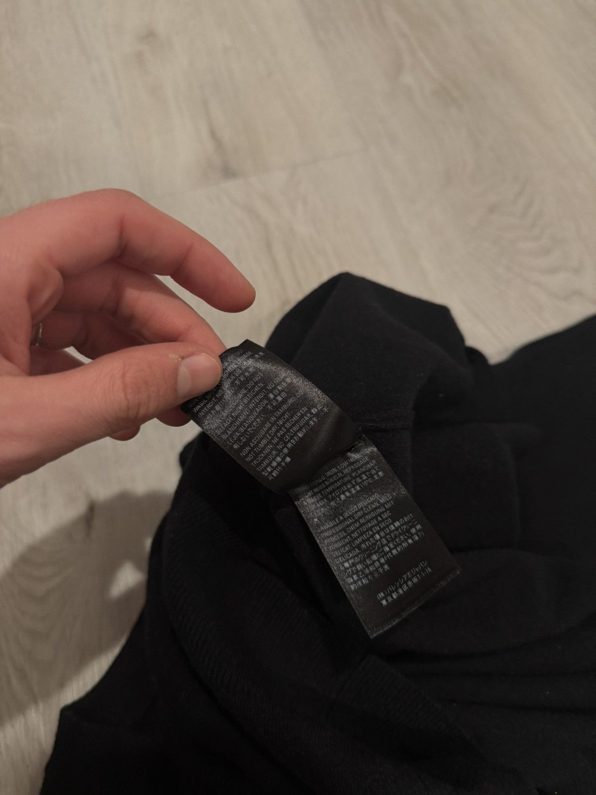 Balenciaga s/s 2020 wool bb scrunched shoulder sweater!! Size US S / EU 44-46 / 1 - 8 Thumbnail