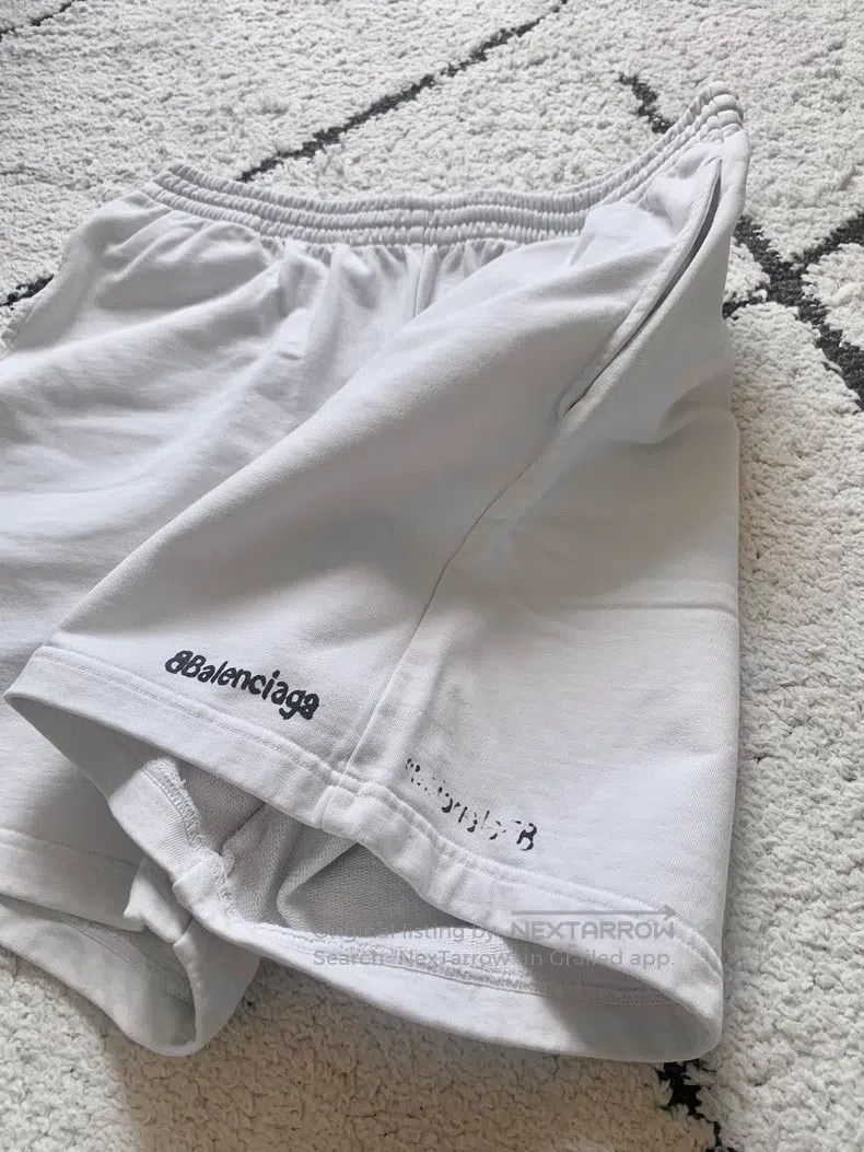 Balenciaga Balenciaga size XS White Casual Sports Shorts Size US 27 - 3 Thumbnail