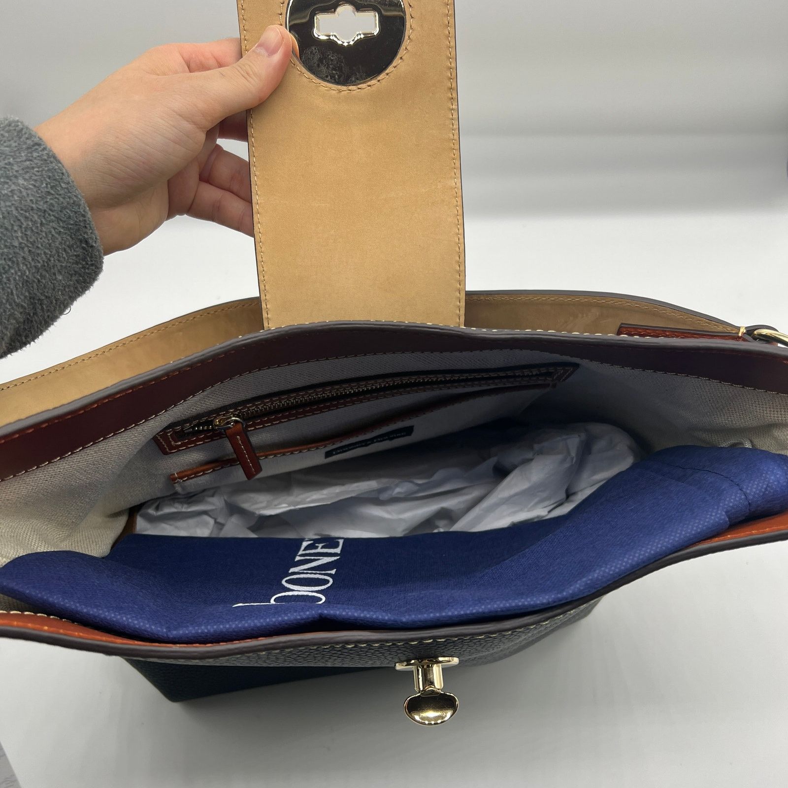 Dooney & Bourke Dooney & Bourke Turnlock Leather Large Sac Women Size ONE SIZE - 14 Thumbnail