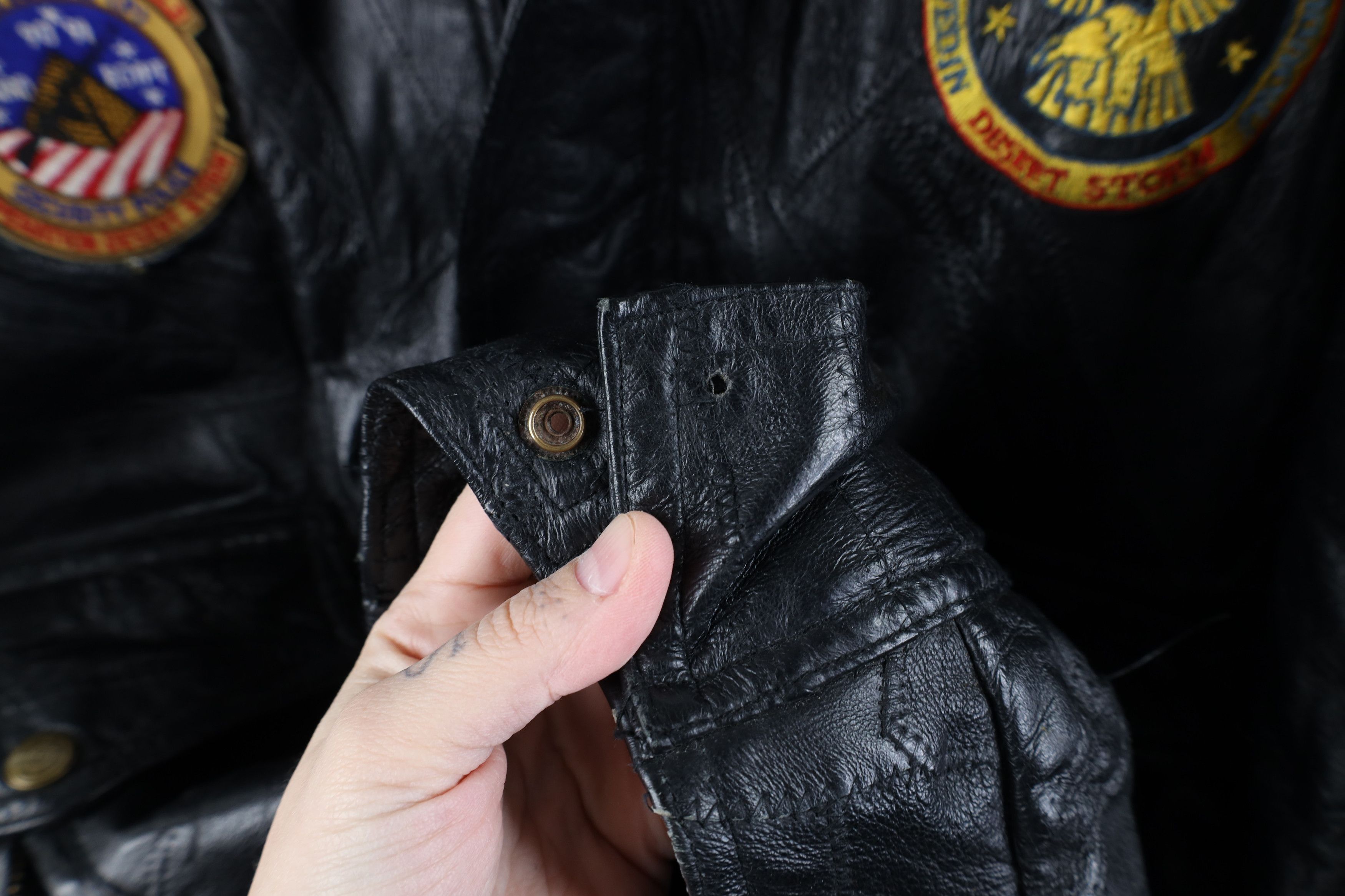Vintage Vintage 90s Desert Storm Shield Leather Bomber Jacket Black Size US XXL / EU 58 / 5 - 13 Thumbnail