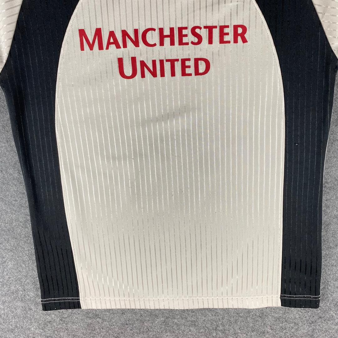 Other Vintage Manchester United Jersey Size US M / EU 48-50 / 2 - 6 Thumbnail