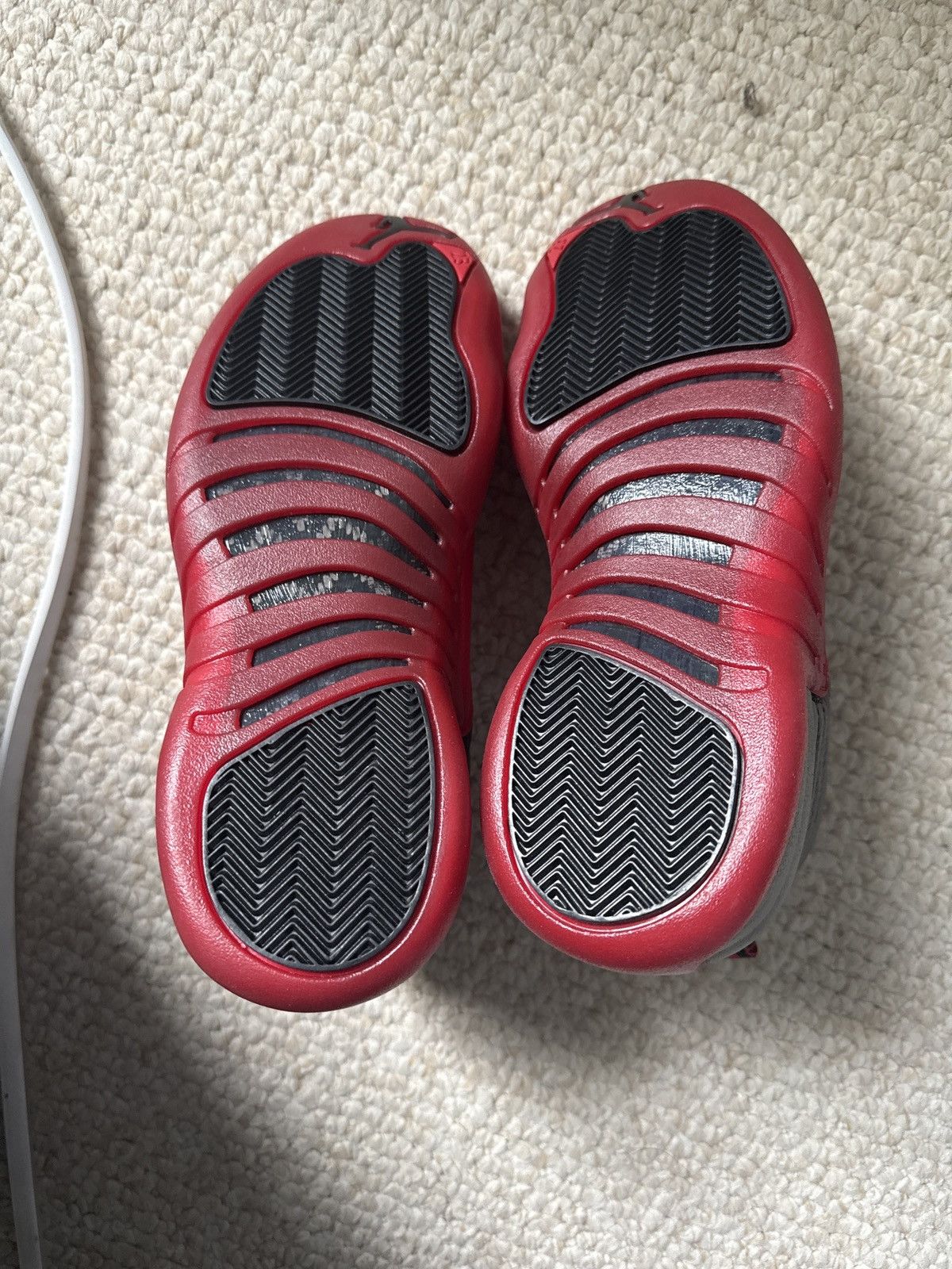 Jordan Brand × Nike Jordan 12 Retro Flu Game 2025 Size US 10.5 / EU 43-44 - 5 Thumbnail