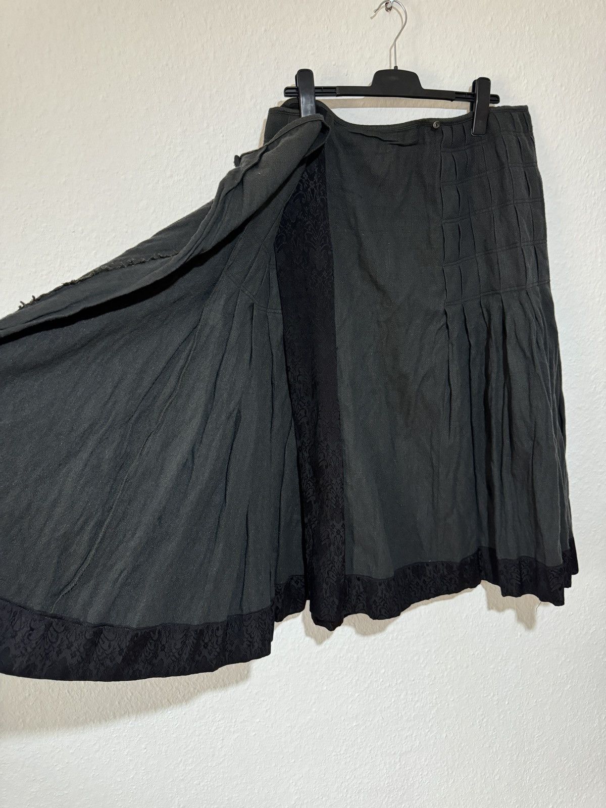 Designer × Dries Van Noten × Japanese Brand ARCHIVE DRIES VAN NOTEN WOOL METAL FIBRE GRAY LONG SKIRT Size 30" / US 8 / IT 44 - 10 Thumbnail