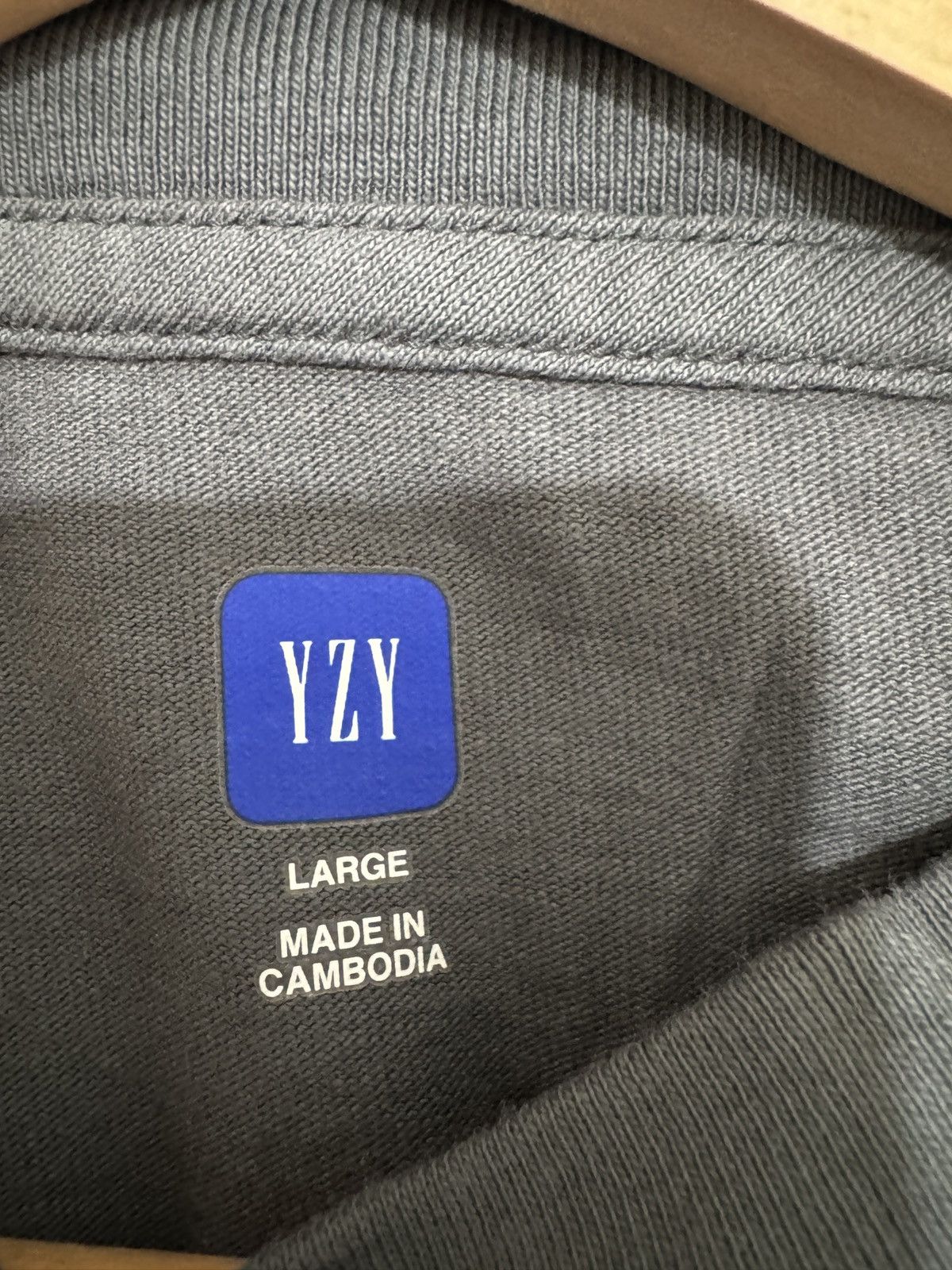 Gap × Vintage New Yzy Gap X Dove T Shirt Gray Size Large Size US L / EU 52-54 / 3 - 2 Thumbnail