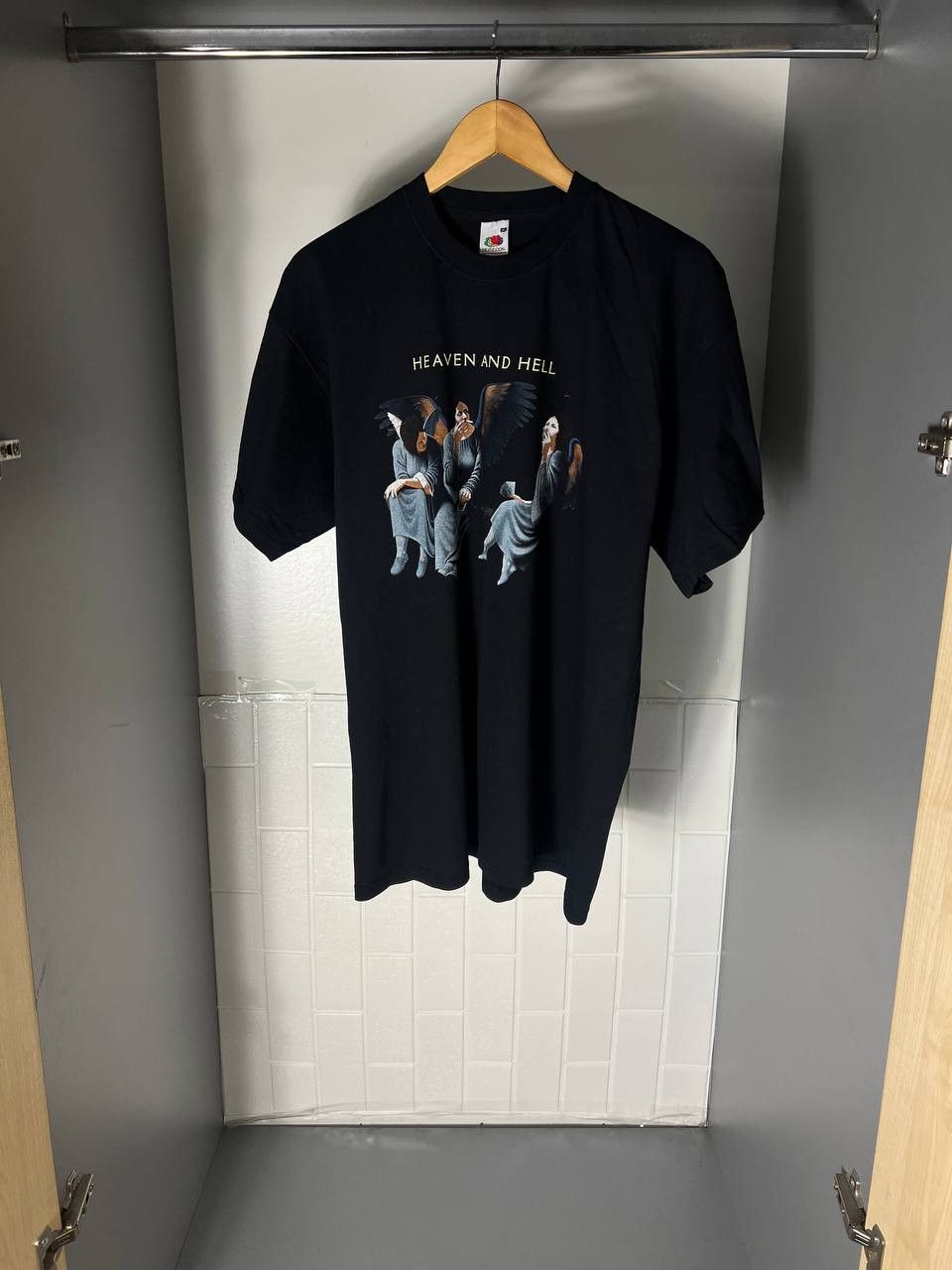 Band Tees VINTAGE HEAVEN AND HELL WORLD TOUR ROCK T-SHIRT Y2K 90s USA Size US XL / EU 56 / 4 - 1 Thumbnail