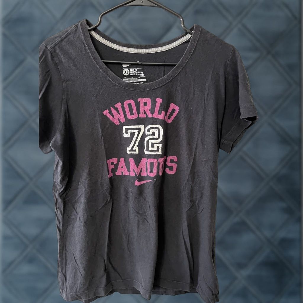 Nike Nike T-Shirt Woman XL Black Velvet Logo The Athletic Dept Slim Fit Crew Neck Short Sleeve 72 Pattern Logo Graphic Print Vintage No Size US XL / EU 56 / 4 - 1 Thumbnail