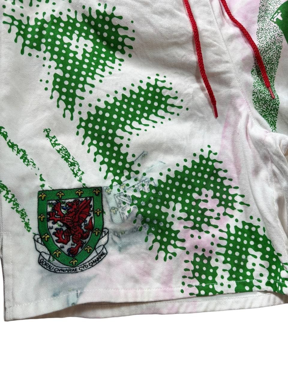 Umbro WALES 90'S UMBRO FOOTBALL SOCCER SHORTS VINTAGE COTTON Size US 32 / EU 48 - 7 Thumbnail