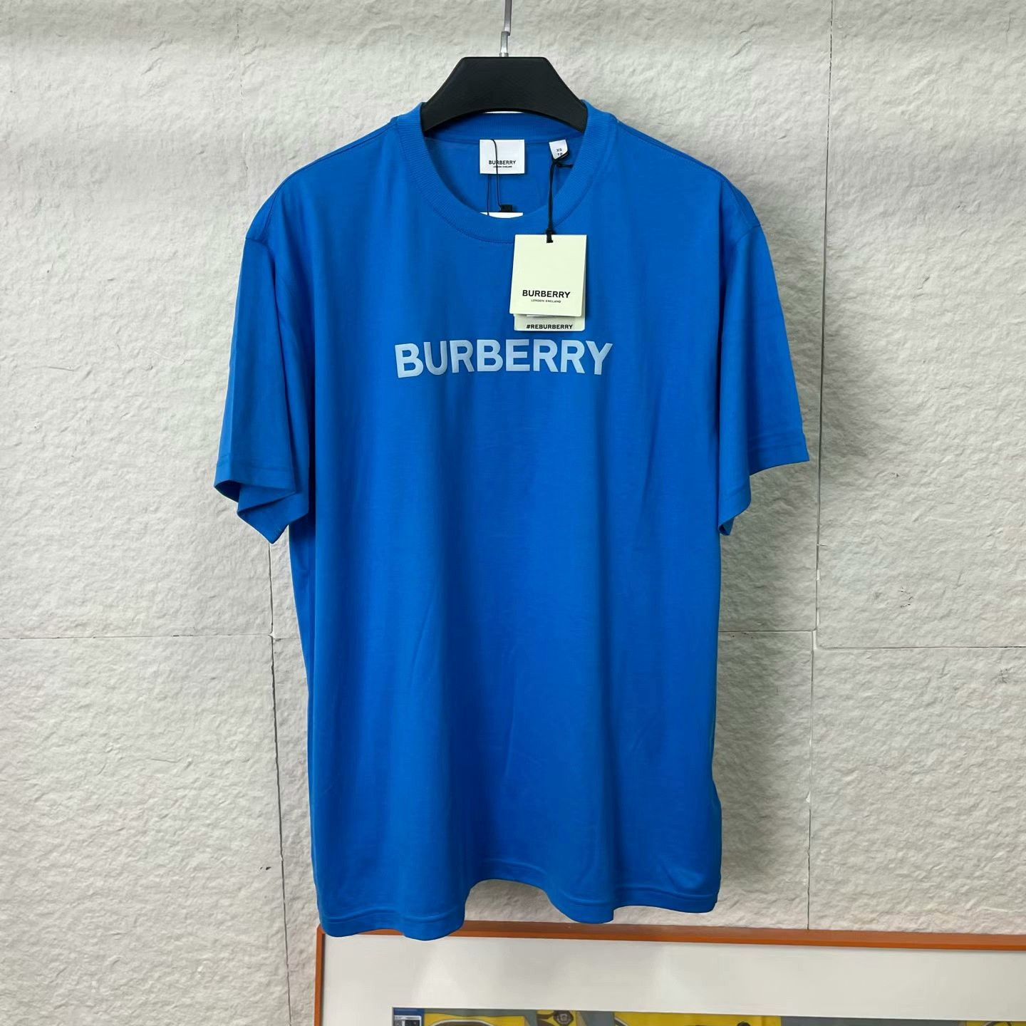 Burberry Burberry Chest Letter Short Sleeve Size XS / US 0-2 / IT 36-38 - 1 Thumbnail