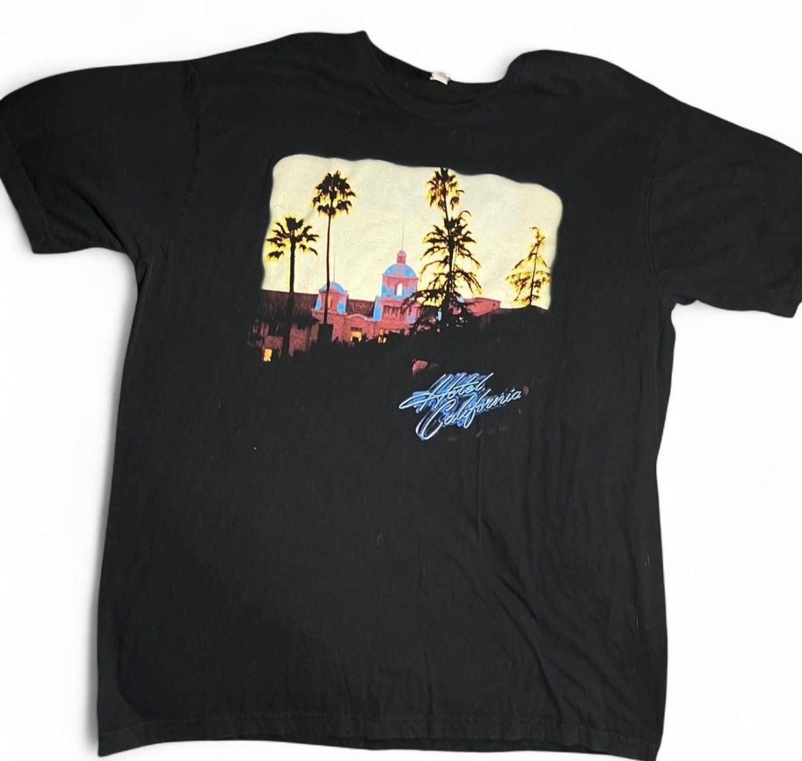Band Tees Vintage Eagles Hotel California Black Graphic Tee Size US L / EU 52-54 / 3 - 1 Thumbnail