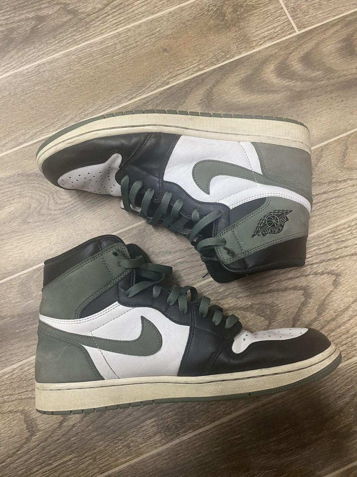 Nike Jordan 1 Clay green Size US 11.5 / EU 44-45 - 3 Thumbnail