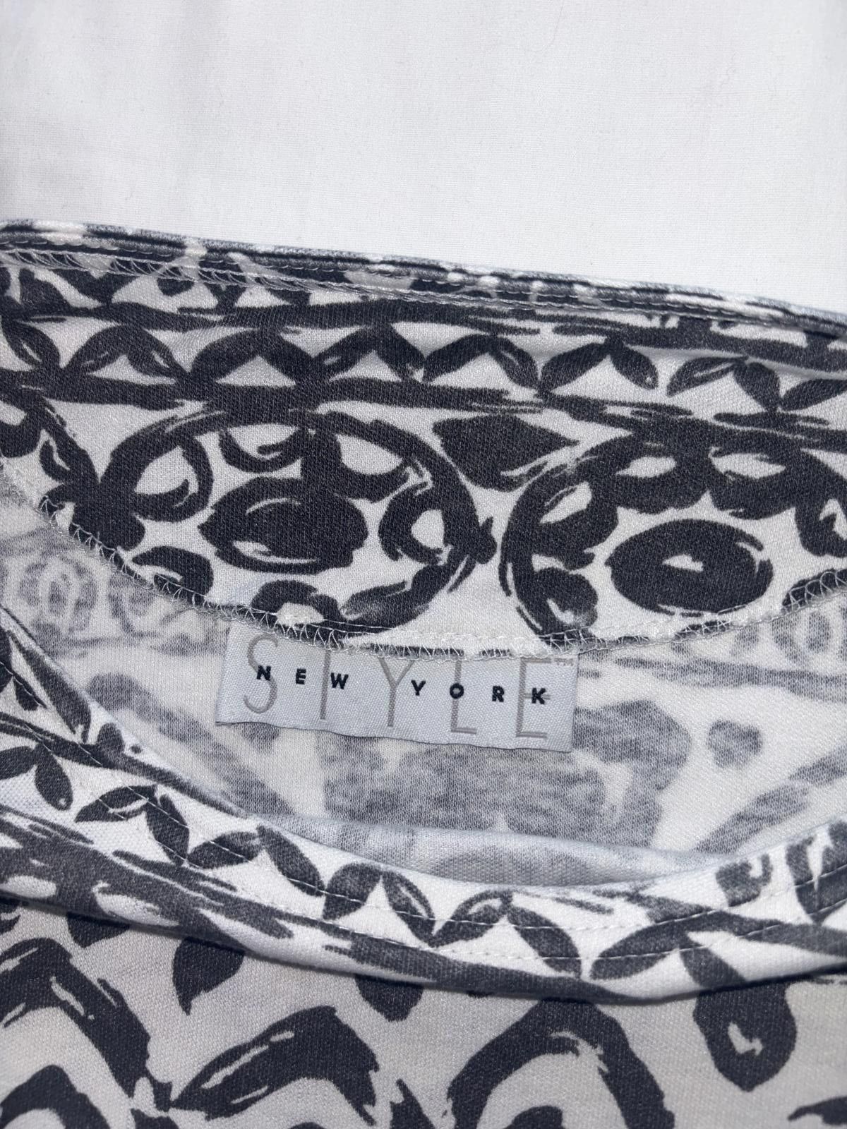 New York Yankees Vintage Chic Graphic Tee - Black and White Size M / US 6-8 / IT 42-44 - 2 Thumbnail