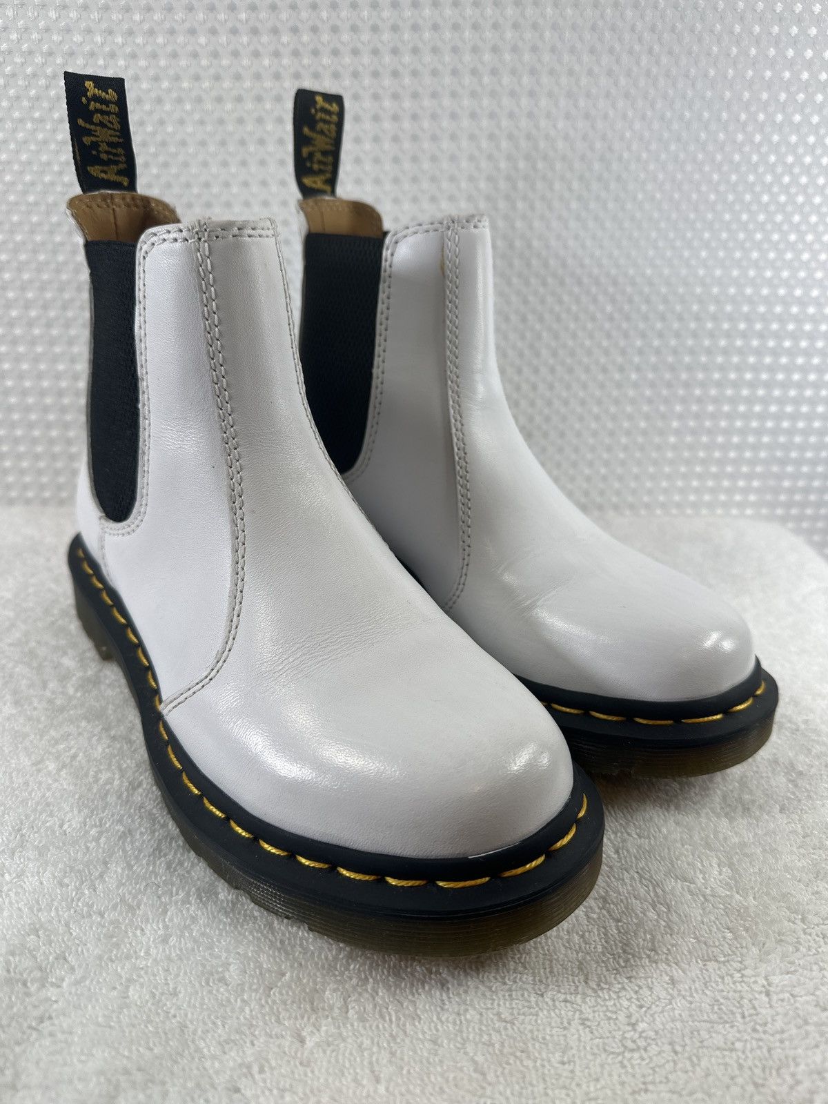 Other Doc Martens 2676 White Leather Chelsea Boots Size US 6 / IT 36 - 4 Thumbnail