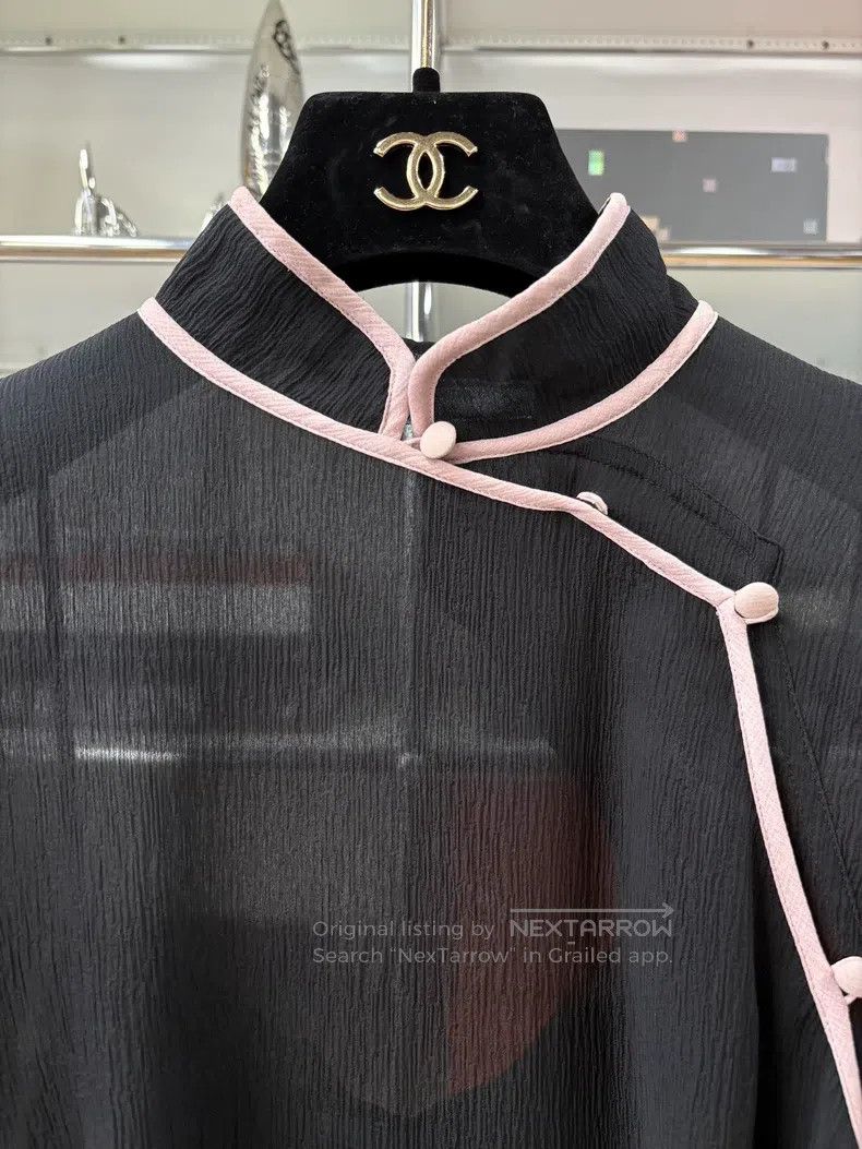 Prada Prada Black show style orch slanted collar silk long sleev Size M / US 6-8 / IT 42-44 - 2 Thumbnail