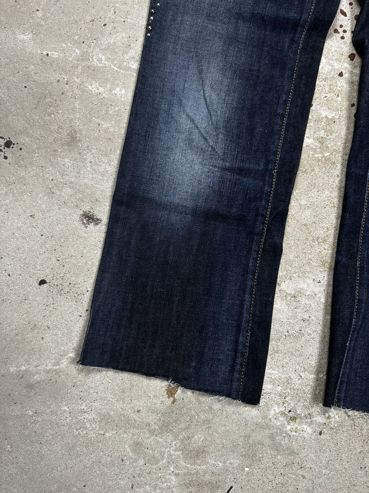 Just Cavalli AW2010 Just Cavalli Studed Jeans Washed Flare Bootcut Denim Size 27" / US 4 / IT 40 - 14 Thumbnail