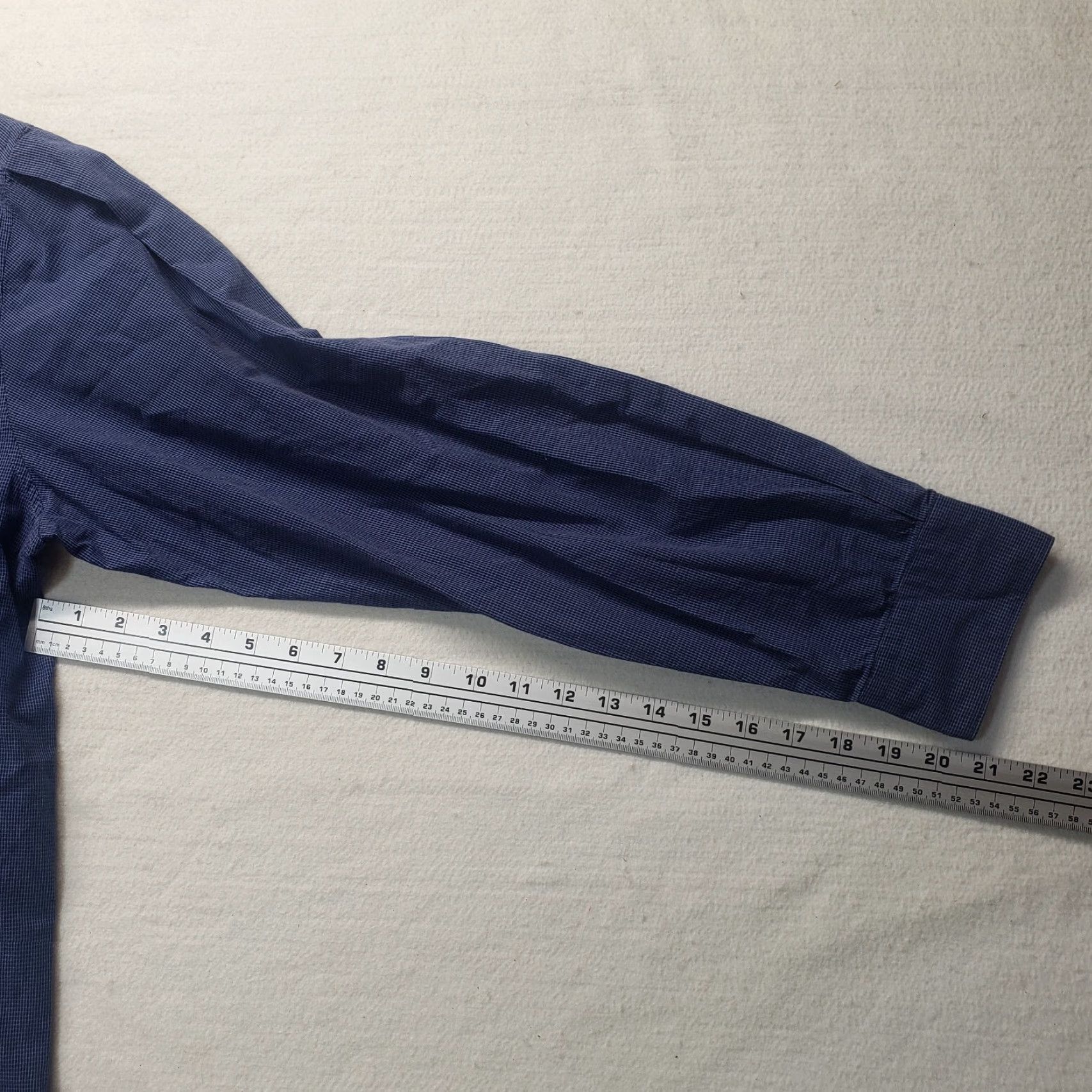 Perry Ellis Perry Ellis Blue Long Sleeve Button Up Shirt Adult Men Size 16 Color Blue 100% Cotton Button-Up Shirt Mens Regular Long Sleeve Check Size US L / EU 52-54 / 3 - 4 Thumbnail