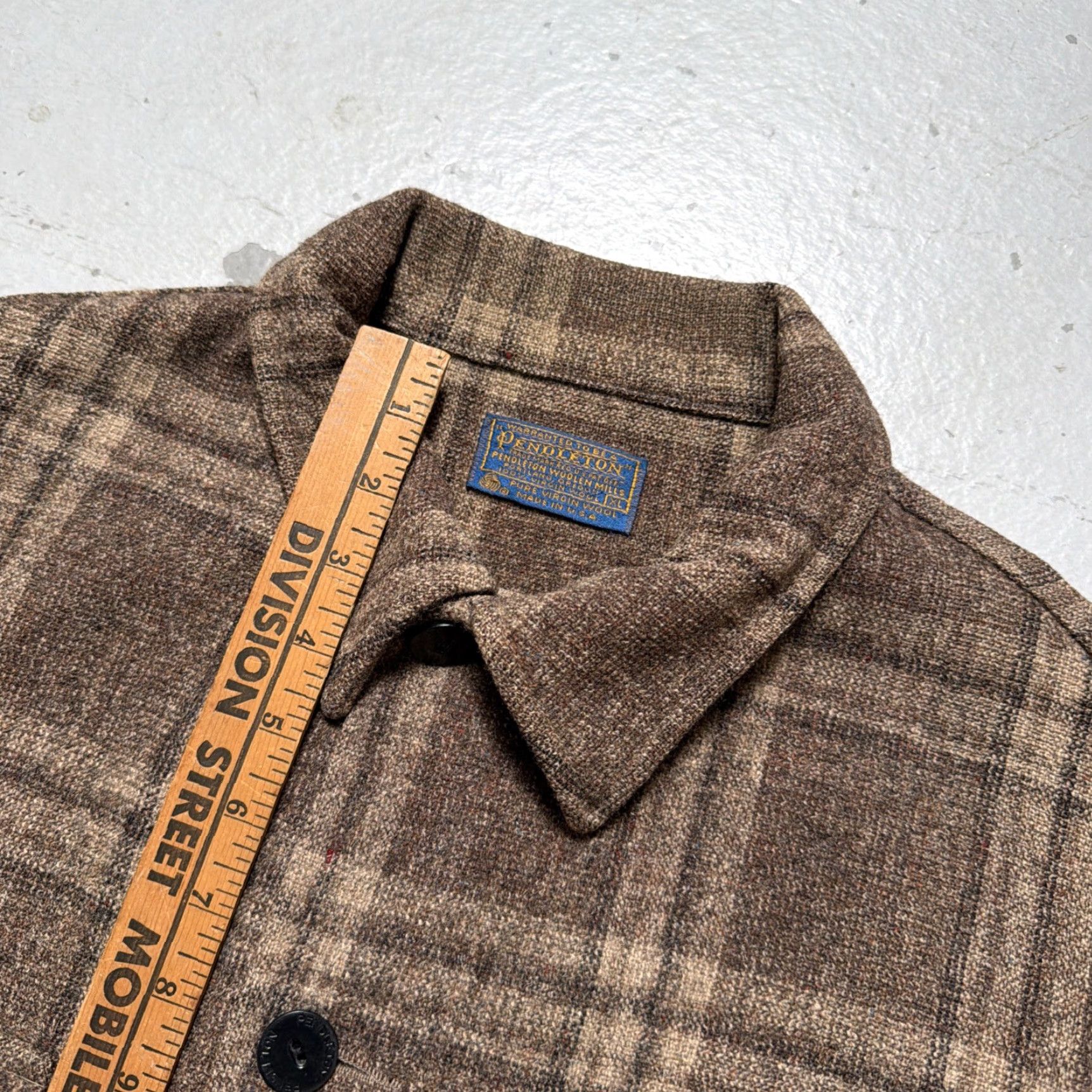 Pendleton VINTAGE Pendleton Wool Leather Elbow Plaid Hunting Work Chore Jacket XL USA Brown Wool Pattern Plaid Hunting Workwear Mens Womens Adults Unisex Size US XL / EU 56 / 4 - 4 Thumbnail
