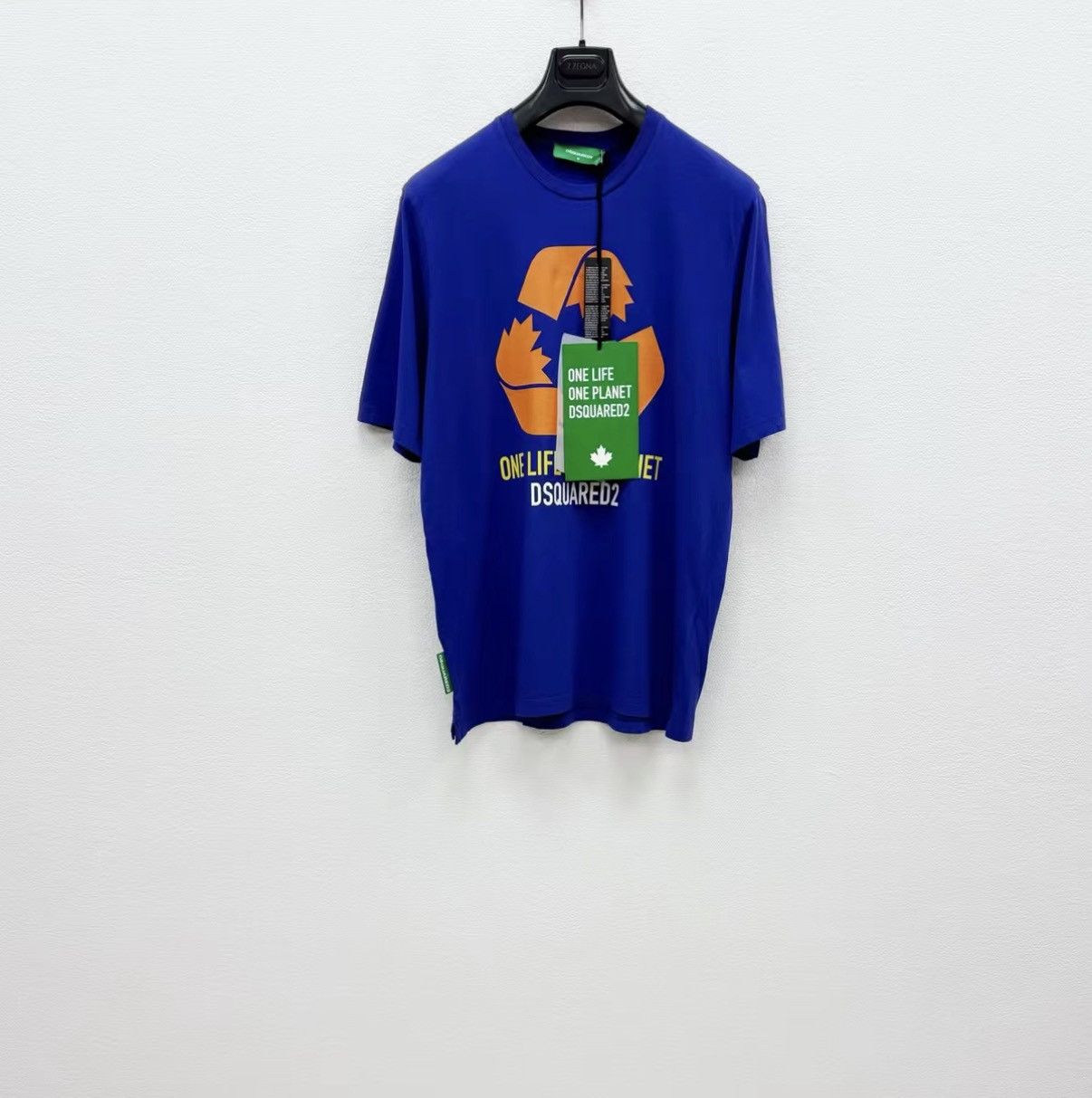 Dsquared2 DSQUARED2 (D2) 100% Cotton Short Sleeve T-shirt J30 Size US M / EU 48-50 / 2 - 1 Thumbnail