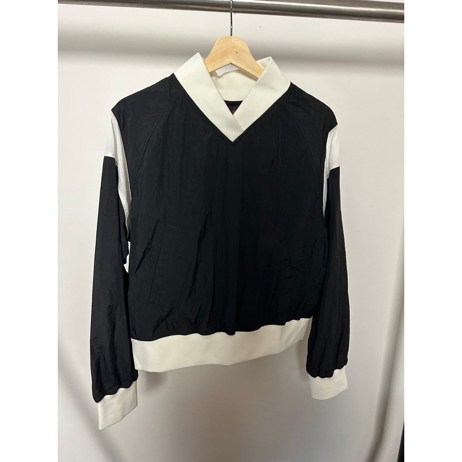 Jordan Brand Jordan Black and White V-Neck Crewneck- Size S - FB 5091-010 Size S / US 4 / IT 40 - 1 Thumbnail