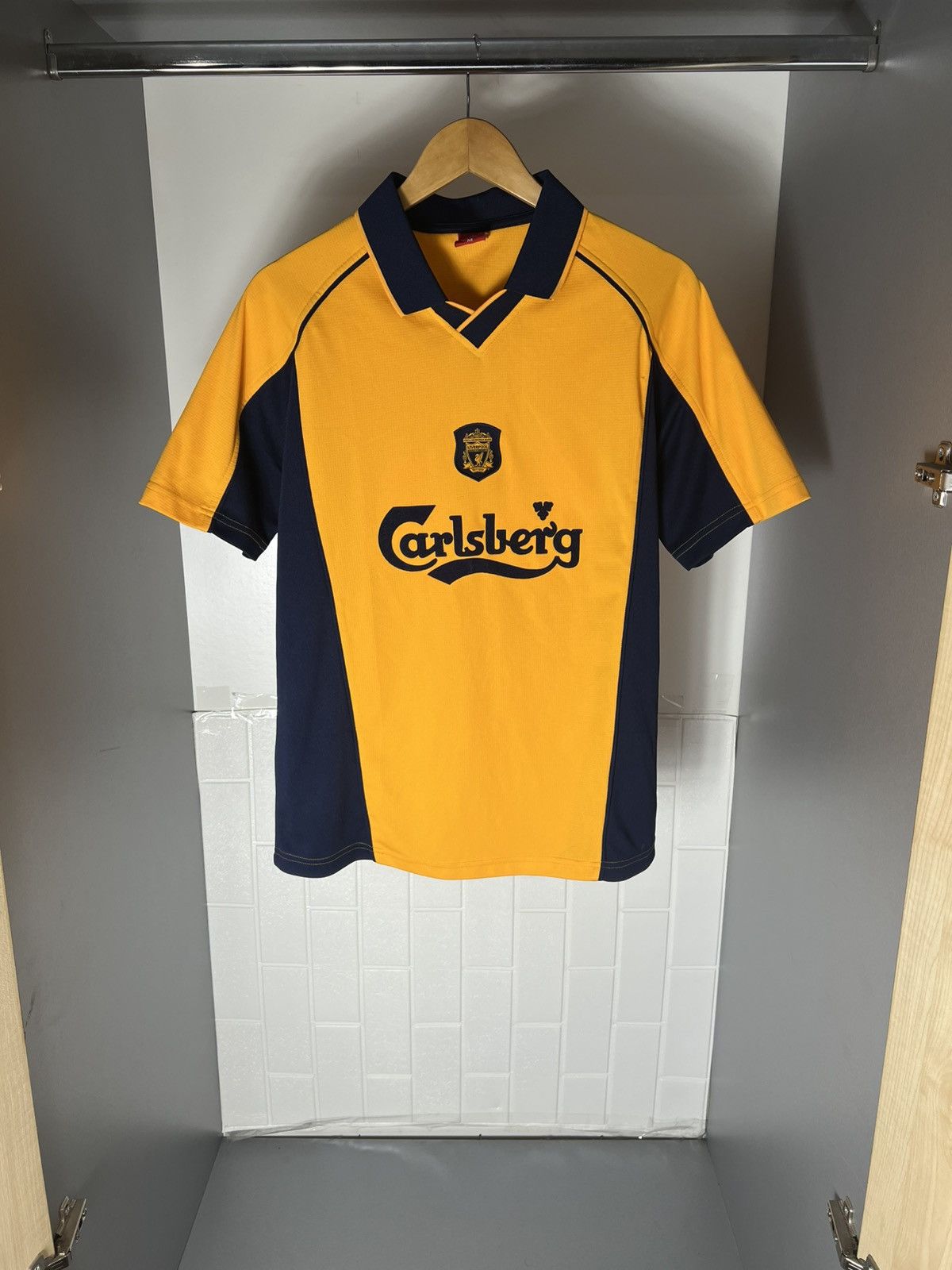 Vintage VERY RARE FC LIVERPOOL ENGLAND RETRO SOCCER JERSEY Y2K 90s Size US M / EU 48-50 / 2 - 1 Thumbnail